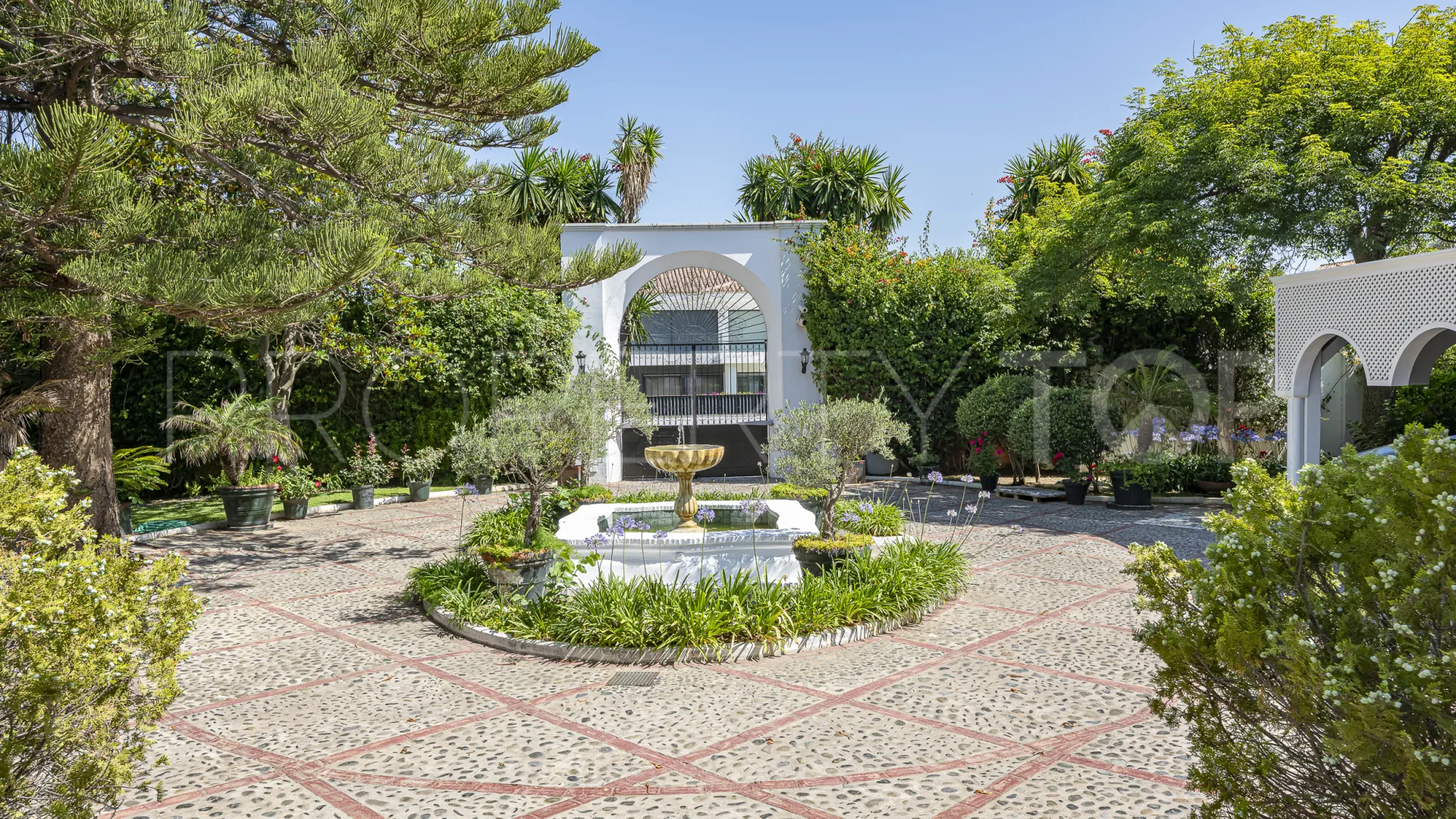 Se vende villa en Casasola