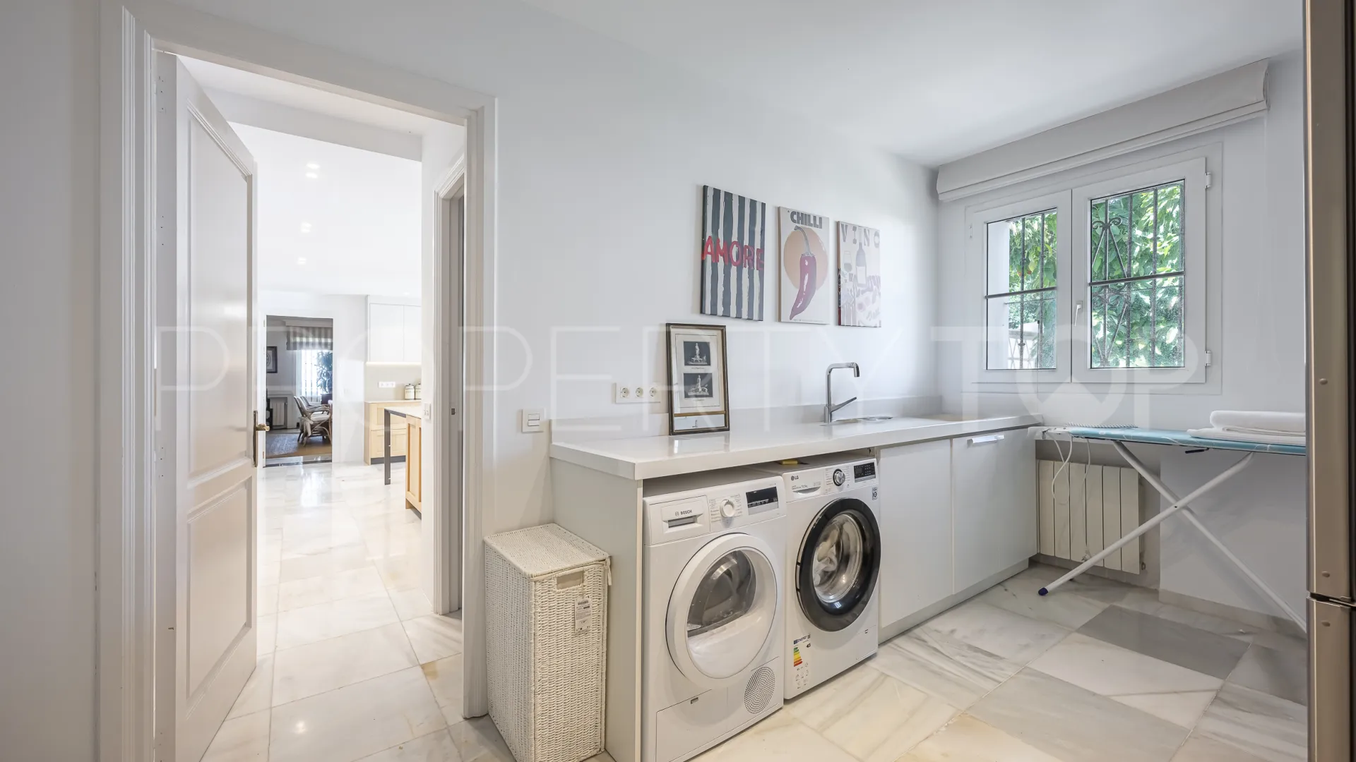 Se vende villa en Casasola