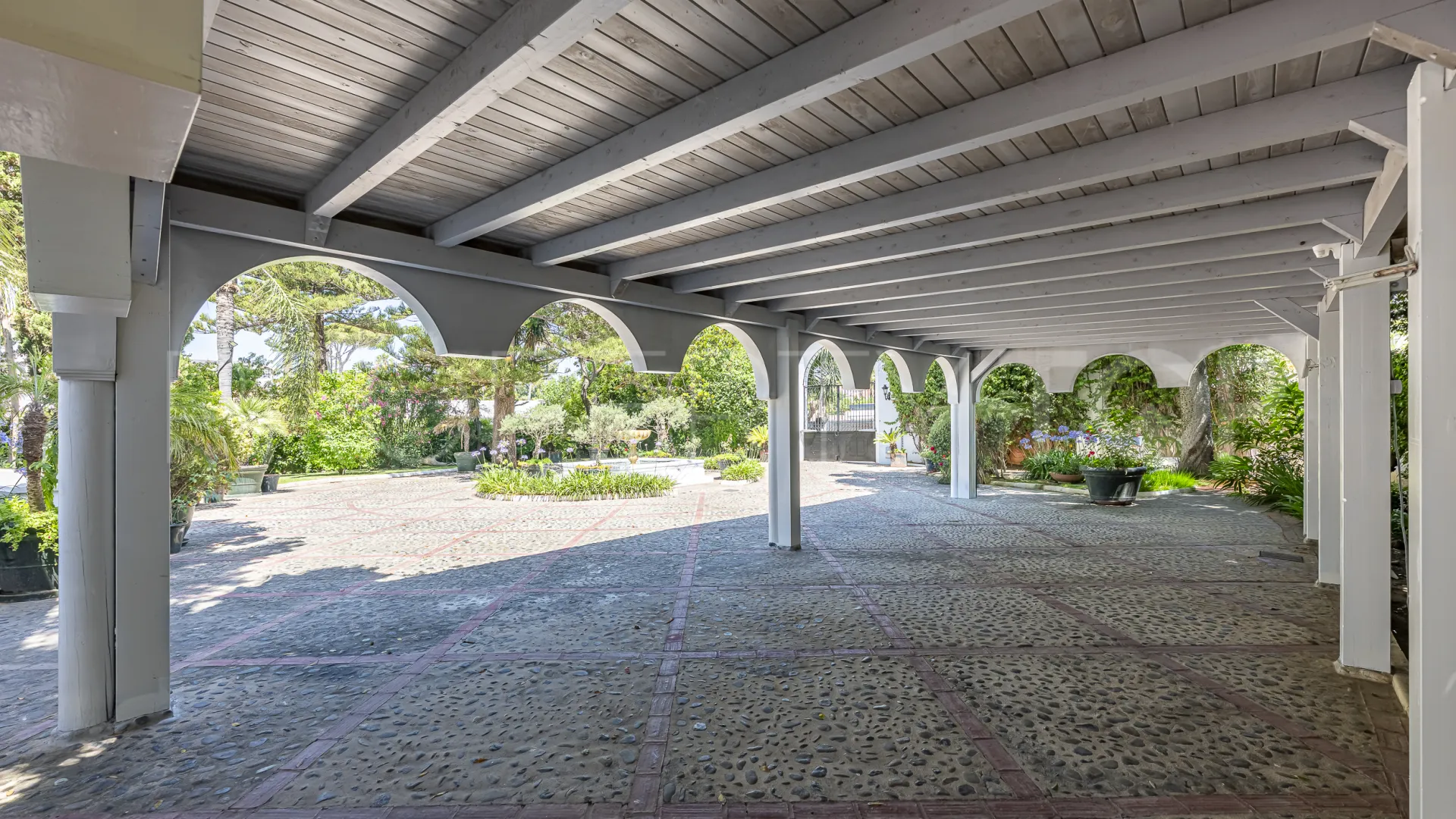 Se vende villa en Casasola