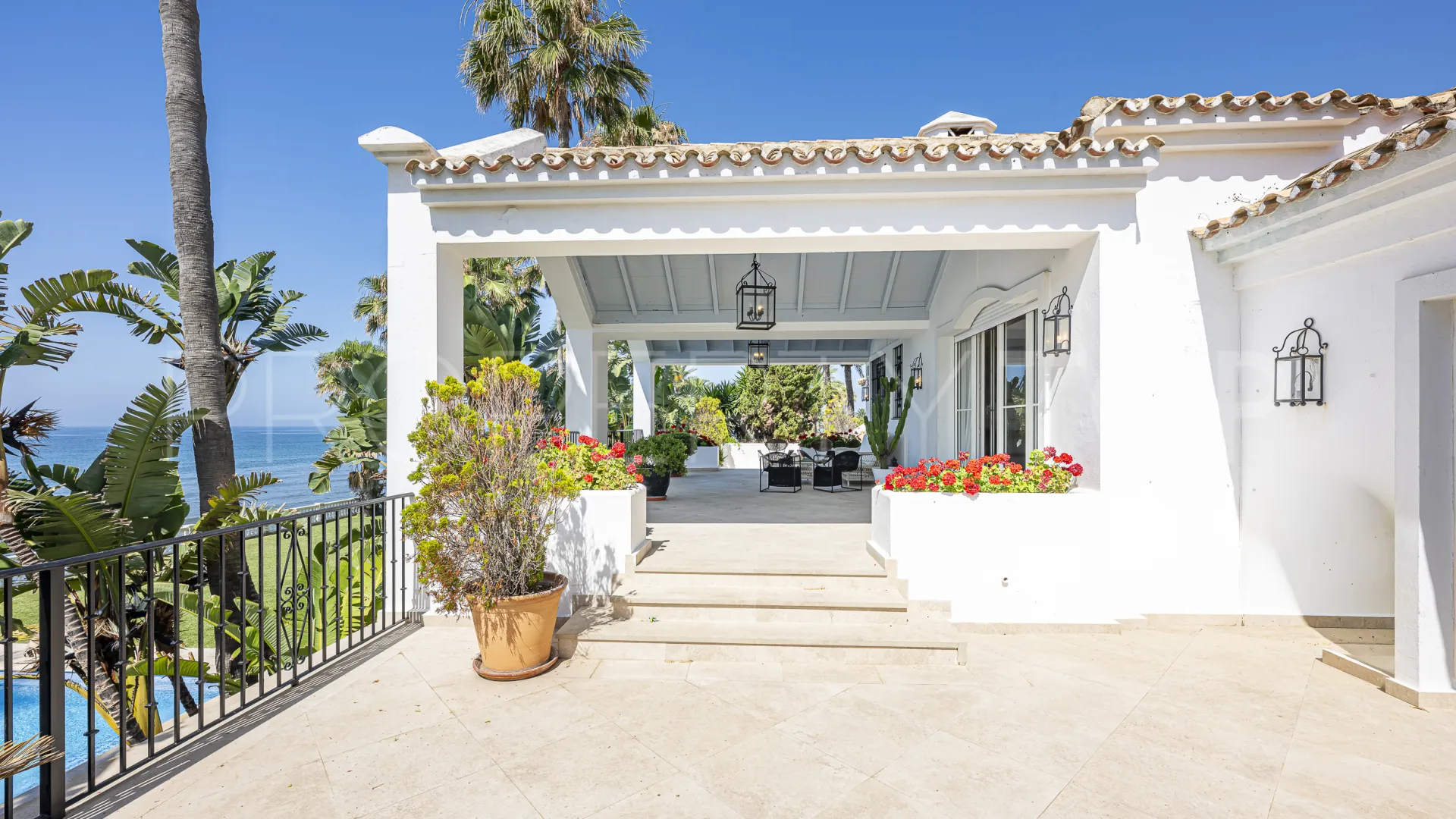 Se vende villa en Casasola