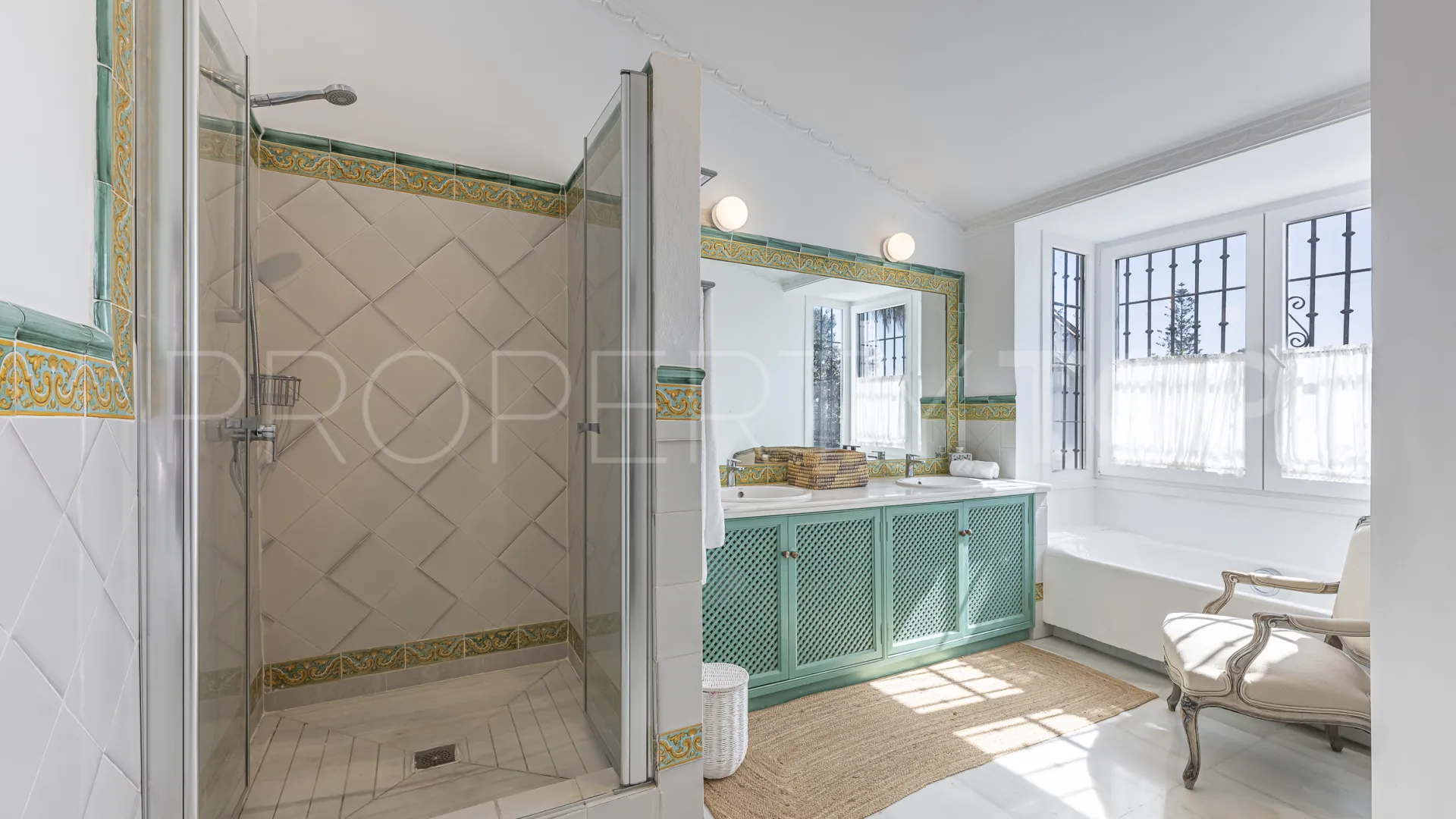 Se vende villa en Casasola