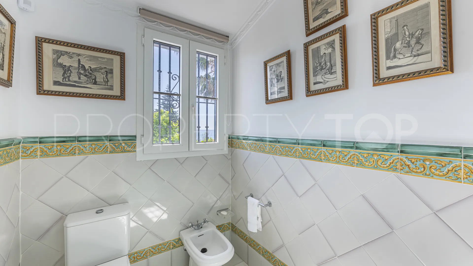 Se vende villa en Casasola