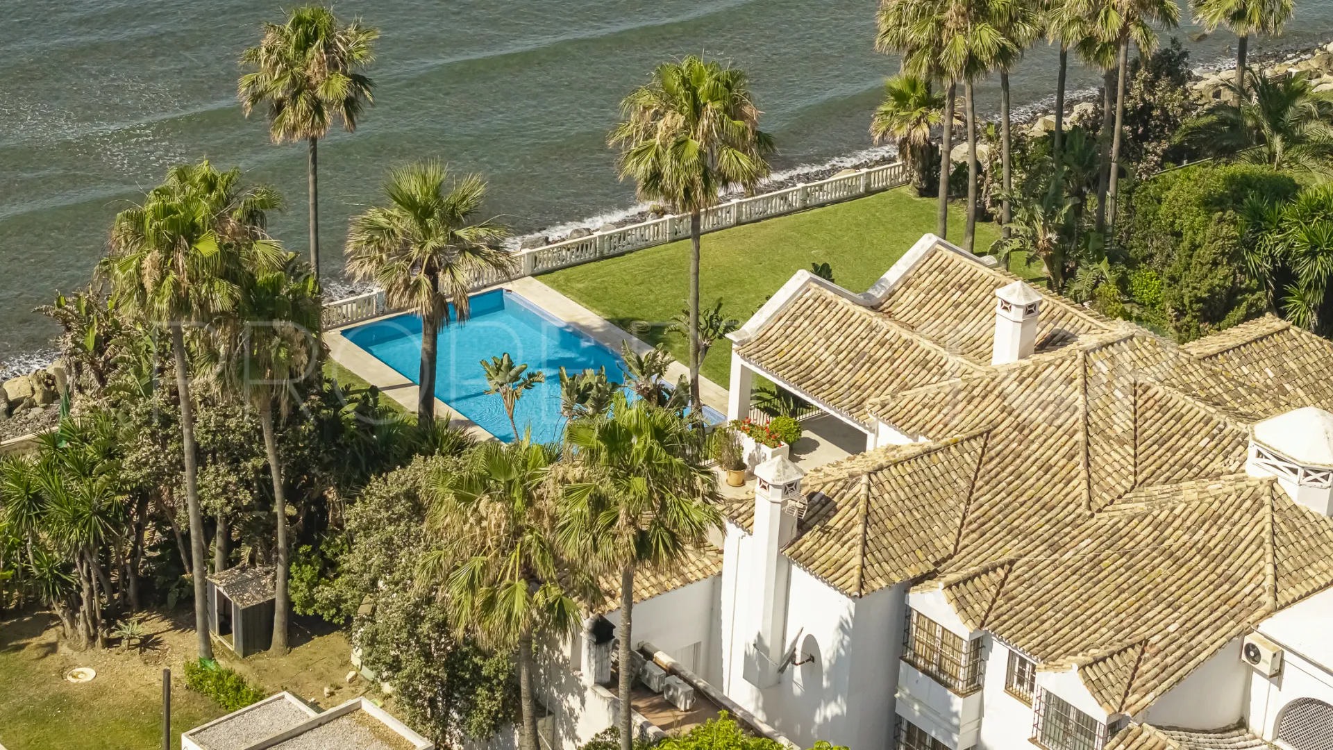 Se vende villa en Casasola