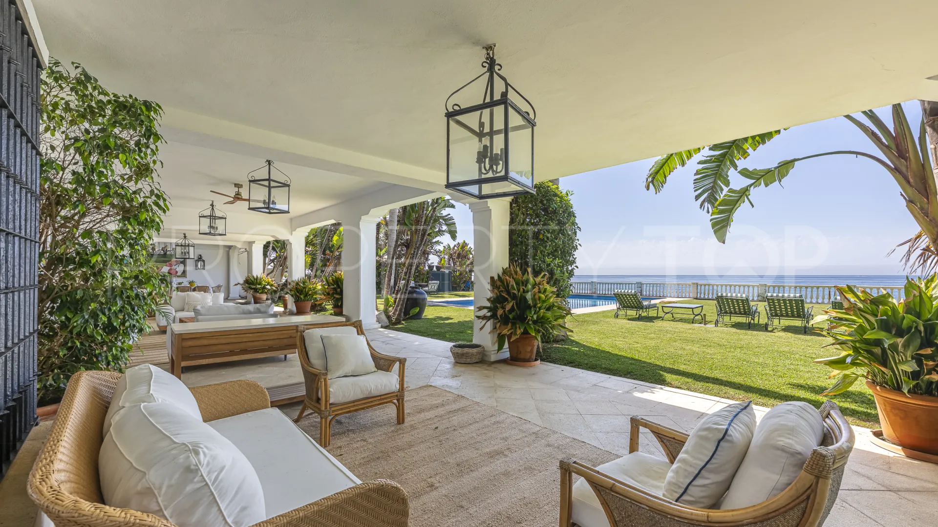 Se vende villa en Casasola