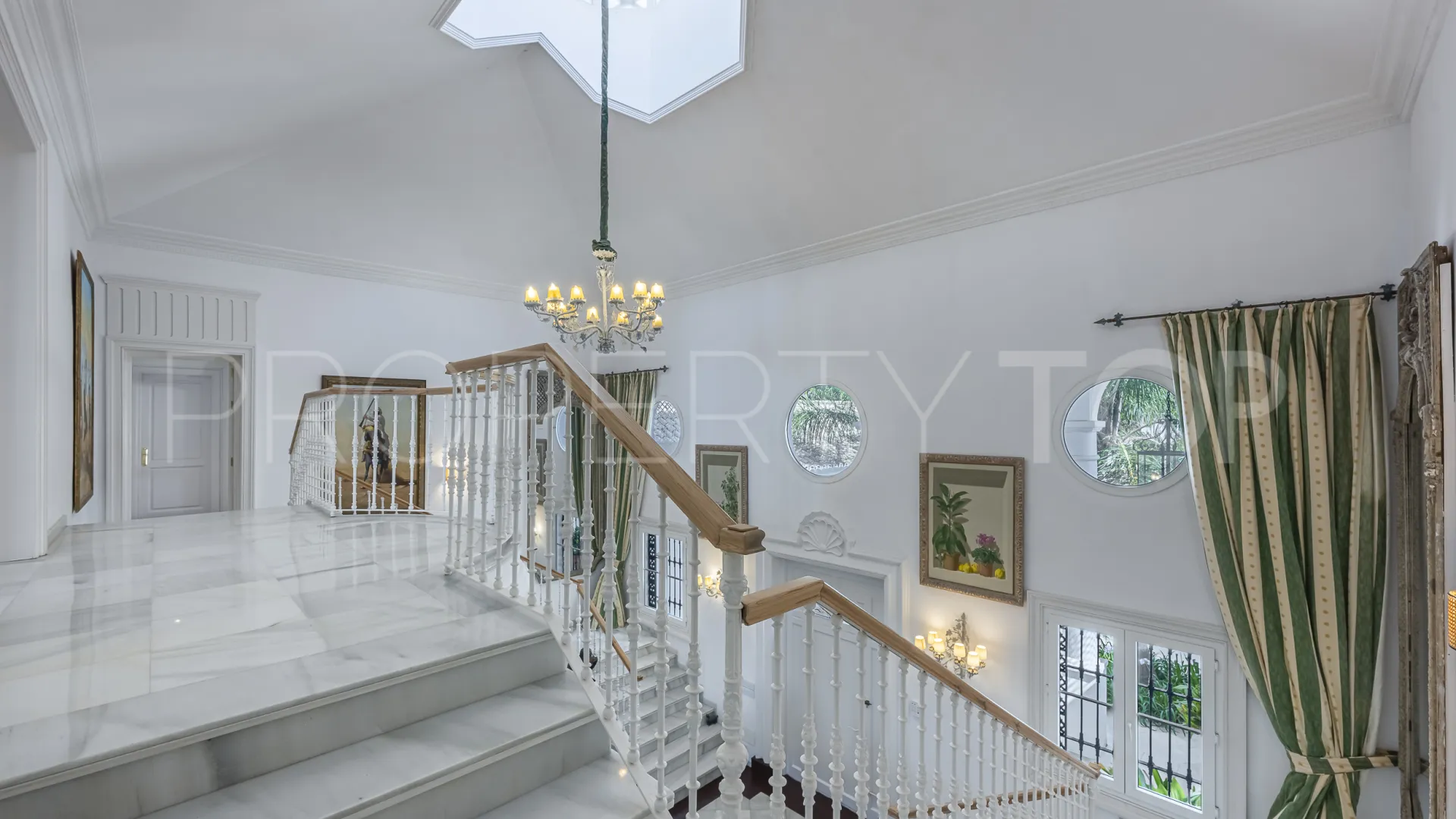 Se vende villa en Casasola