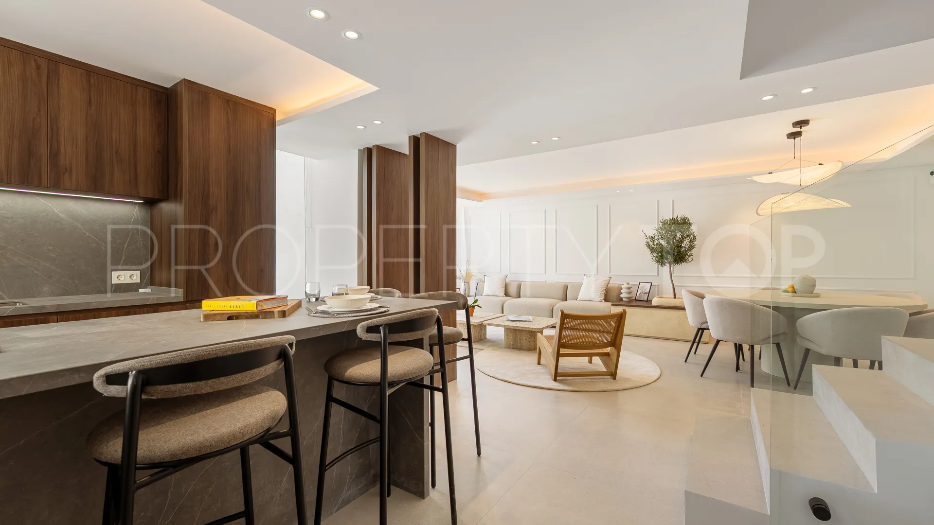 Adosado en venta de 4 dormitorios en Marbella Golden Mile