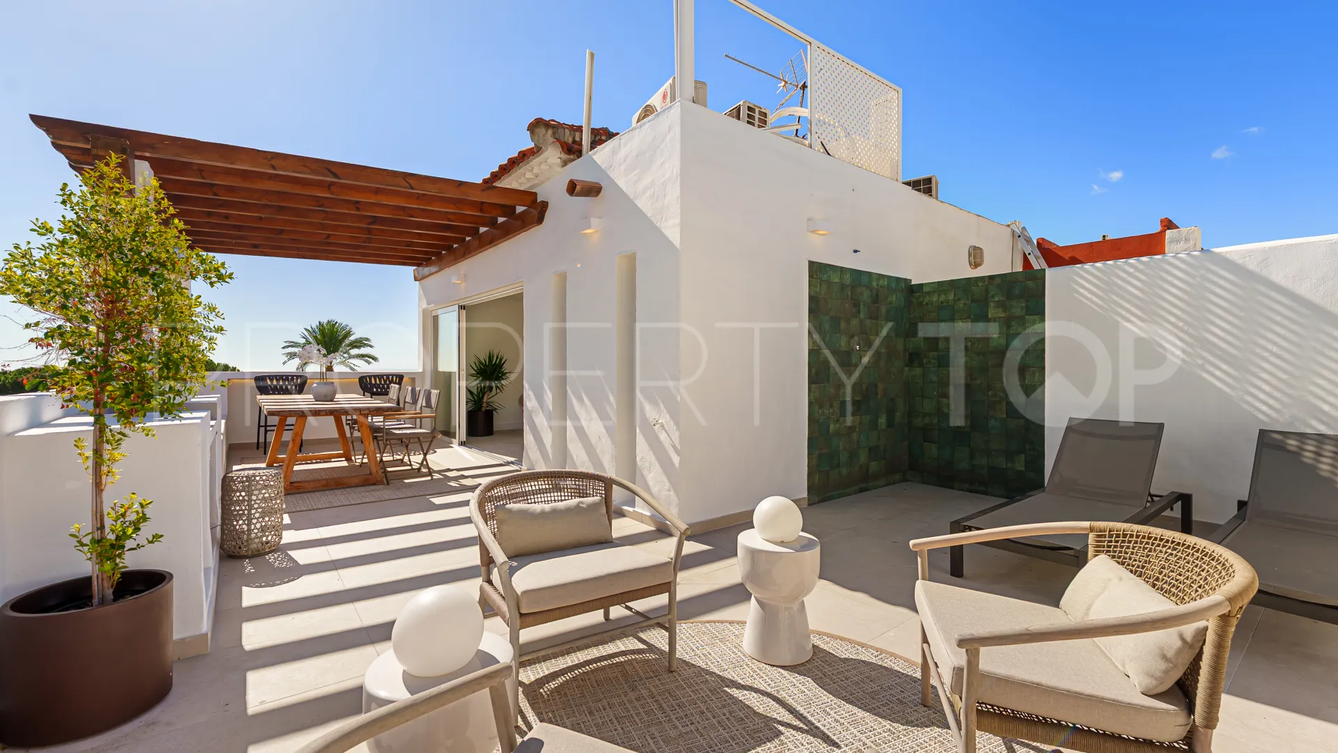 Adosado en venta de 4 dormitorios en Marbella Golden Mile