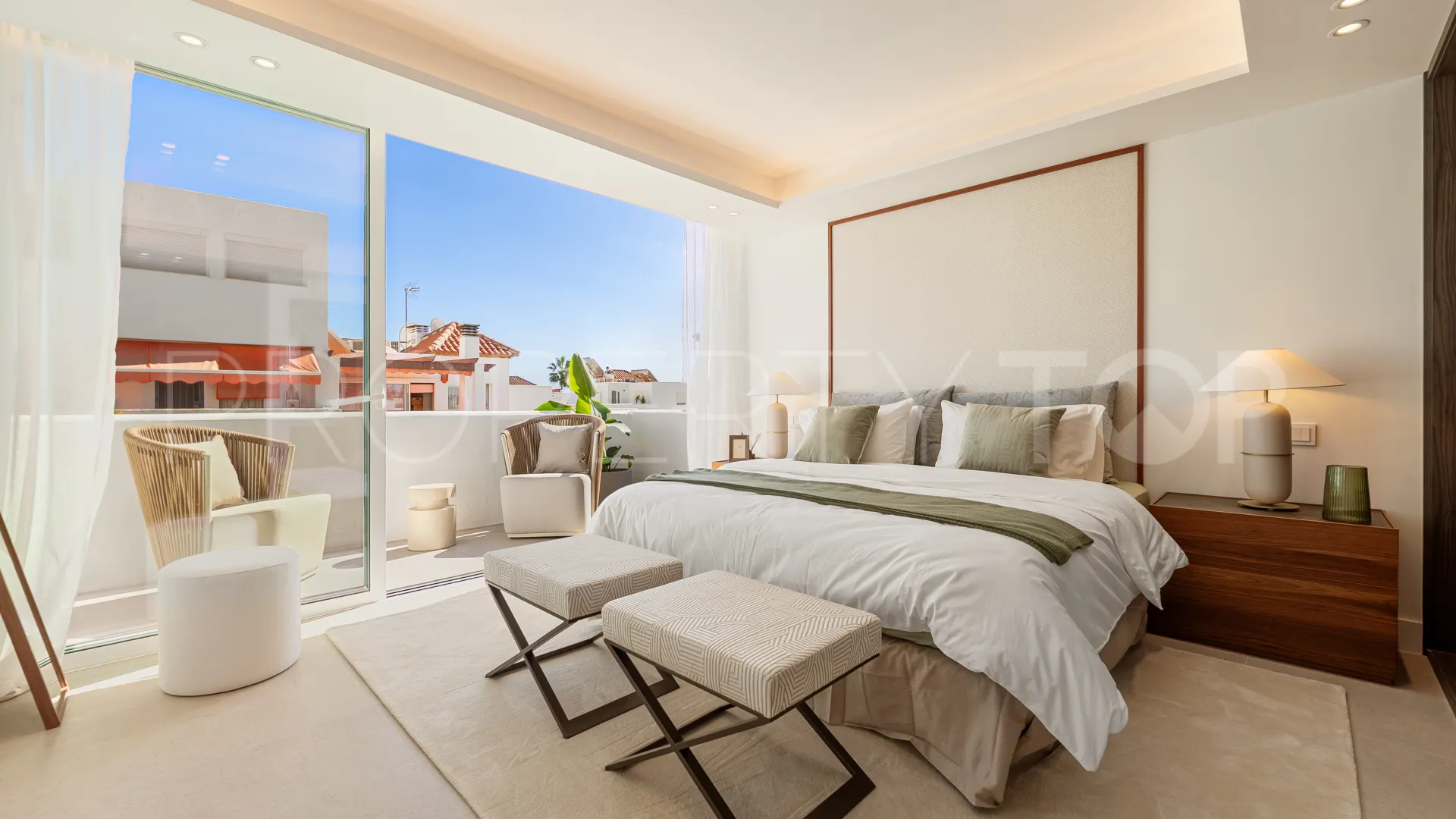 Adosado en venta de 4 dormitorios en Marbella Golden Mile