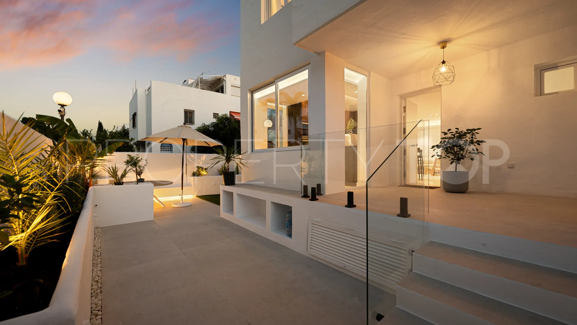 Adosado en venta de 4 dormitorios en Marbella Golden Mile