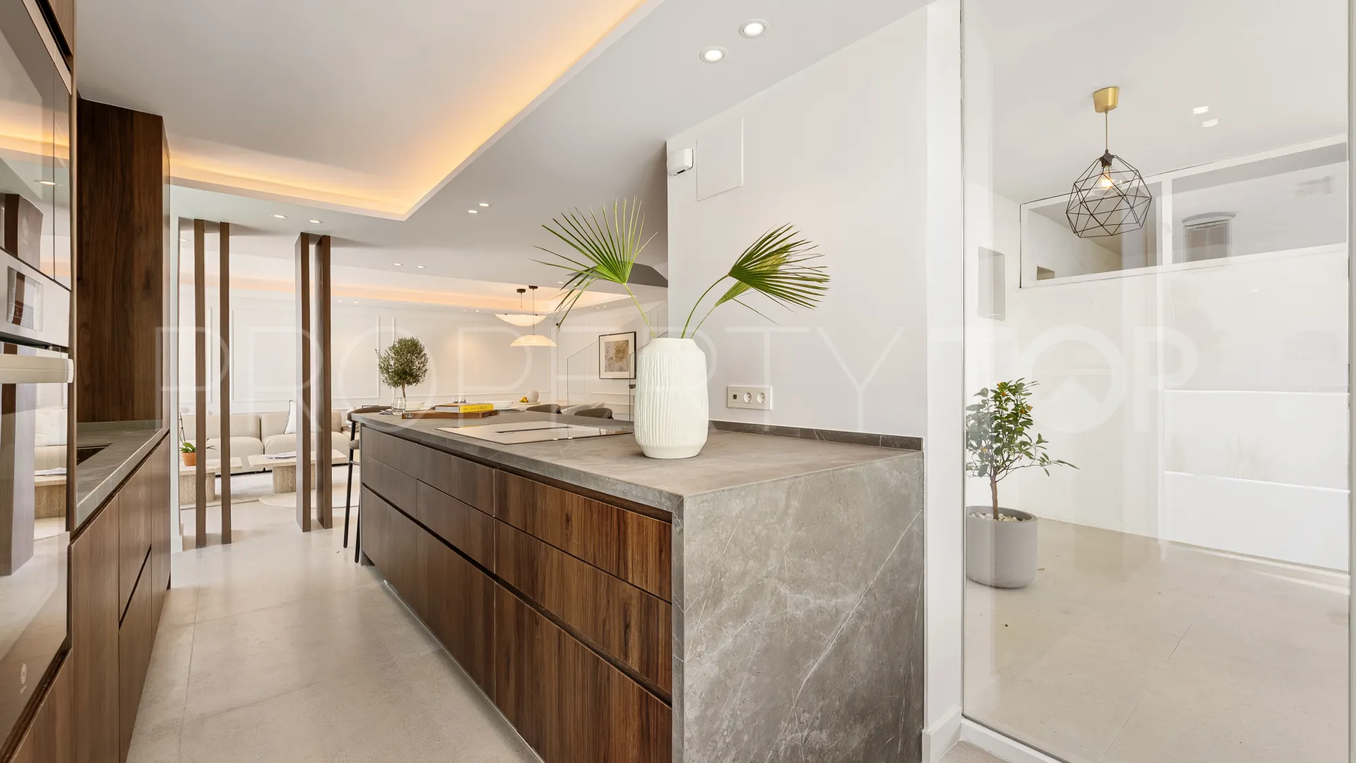 Adosado en venta de 4 dormitorios en Marbella Golden Mile