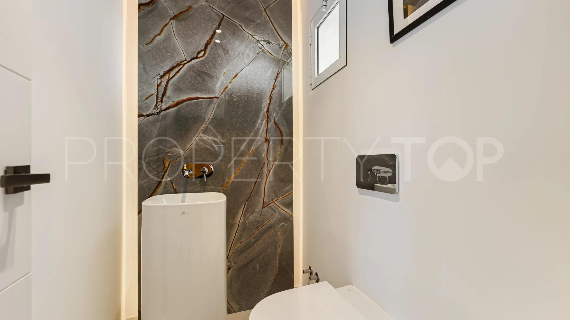 Adosado en venta de 4 dormitorios en Marbella Golden Mile