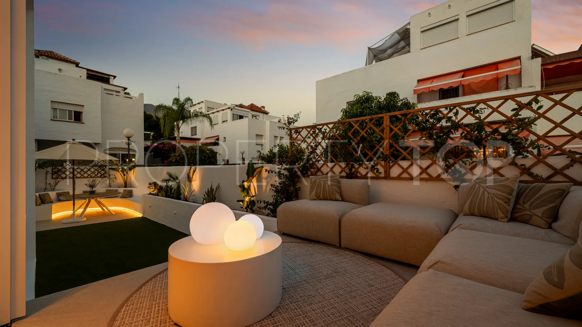 Adosado en venta de 4 dormitorios en Marbella Golden Mile