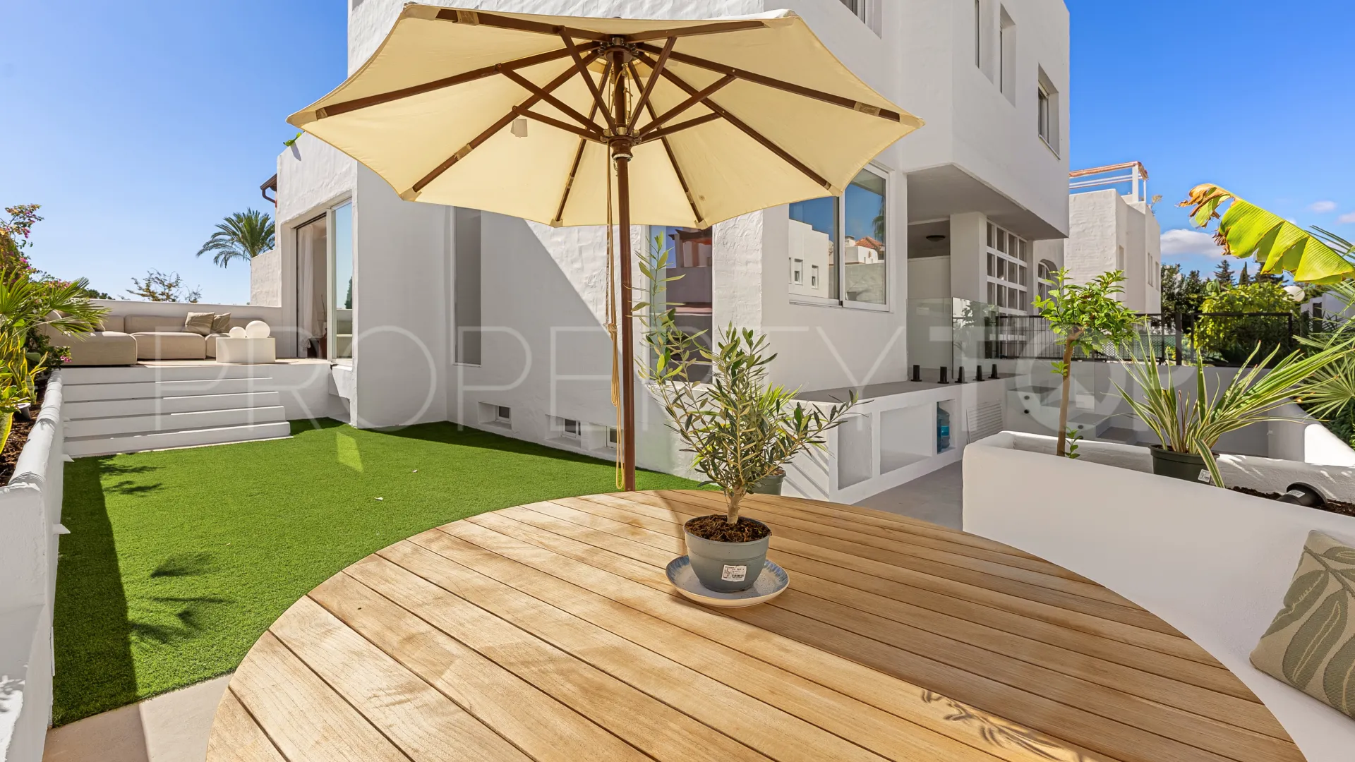 Adosado en venta de 4 dormitorios en Marbella Golden Mile