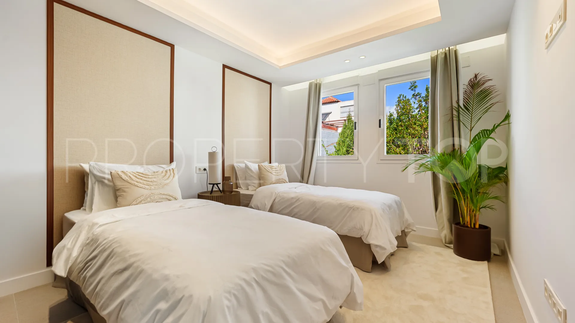 Adosado en venta de 4 dormitorios en Marbella Golden Mile
