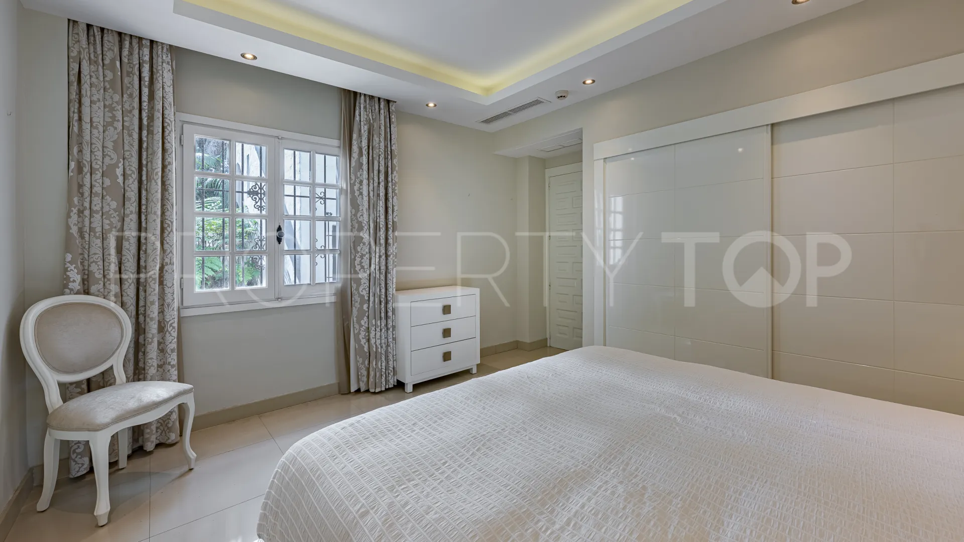 Comprar apartamento con 1 dormitorio en Hotel Puente Romano