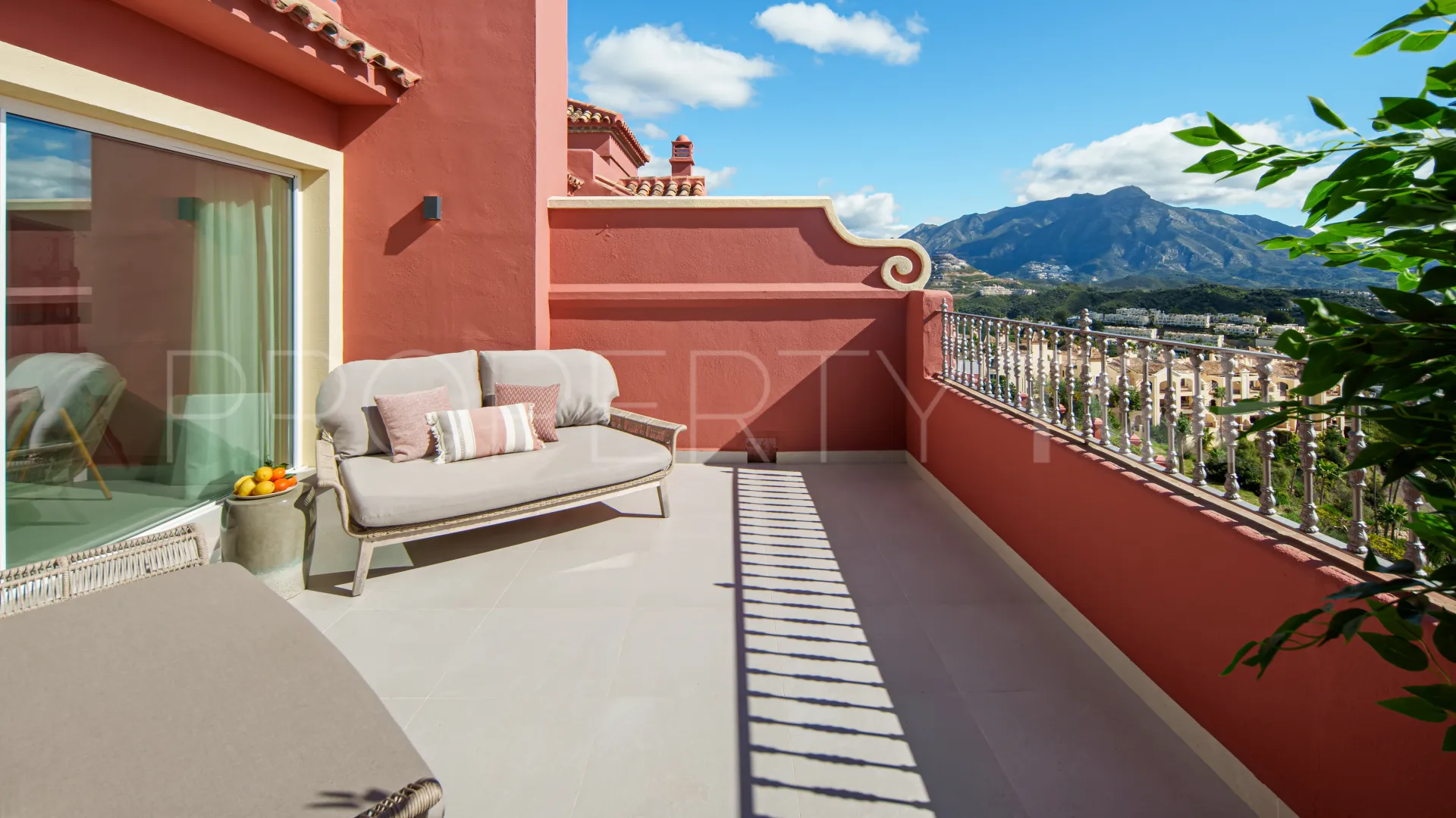 Comprar apartamento de 2 dormitorios en Monte Halcones