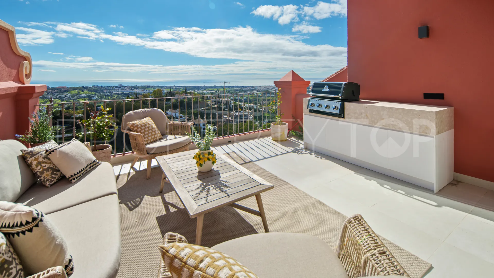 Comprar apartamento de 2 dormitorios en Monte Halcones
