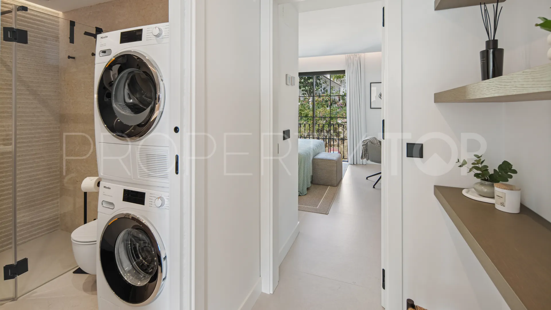Comprar apartamento de 2 dormitorios en Monte Halcones