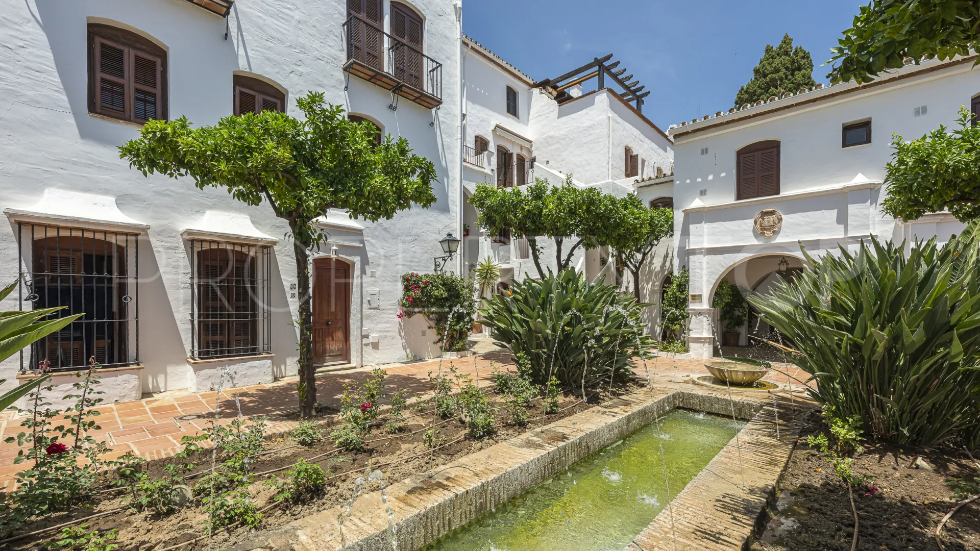 3 bedrooms ground floor apartment in Señorio de Marbella for sale