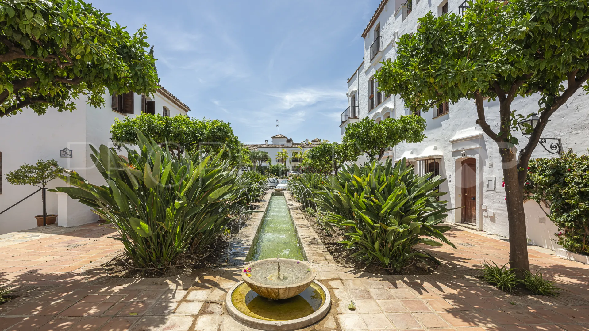 3 bedrooms ground floor apartment in Señorio de Marbella for sale