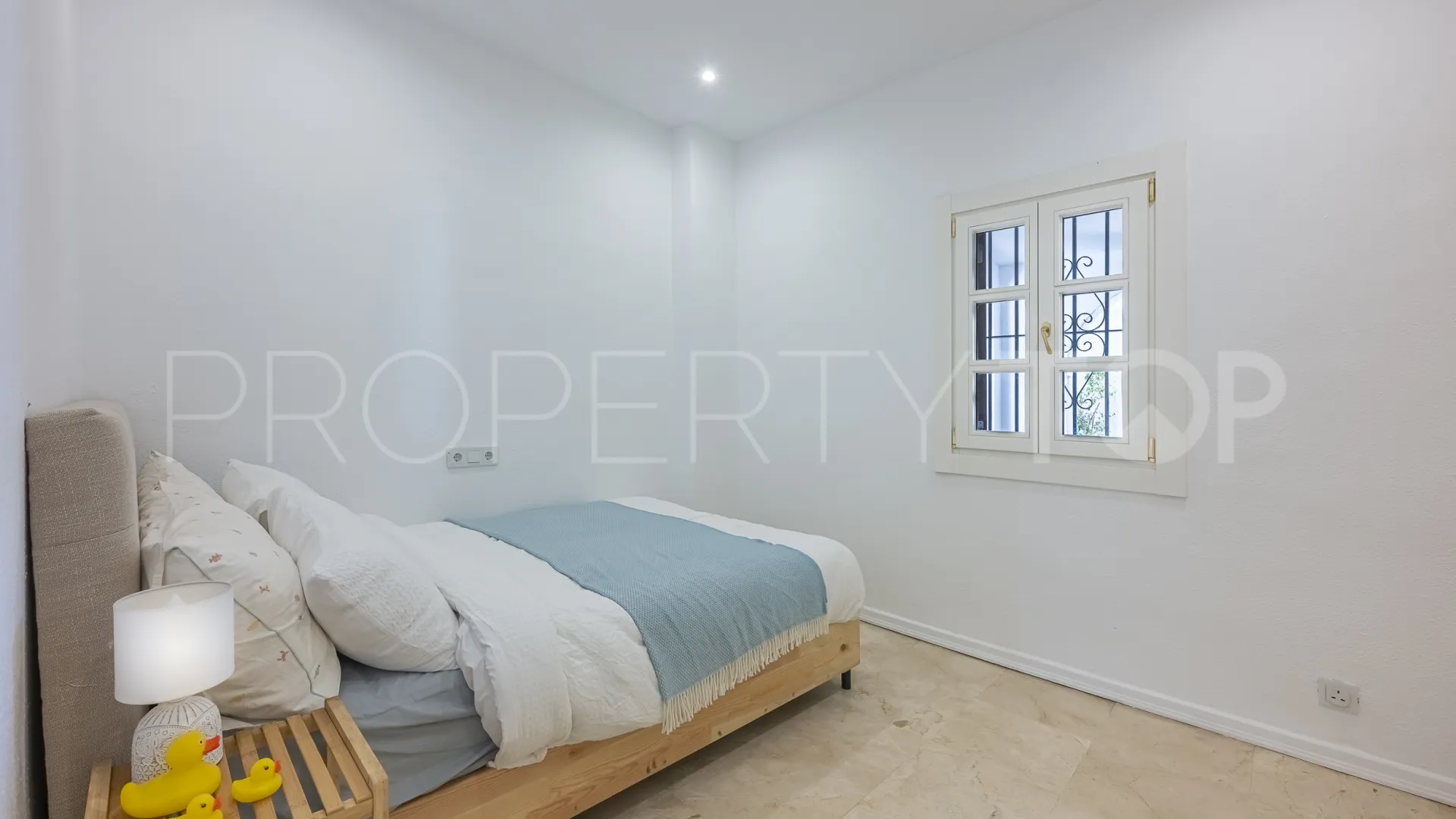 3 bedrooms ground floor apartment in Señorio de Marbella for sale