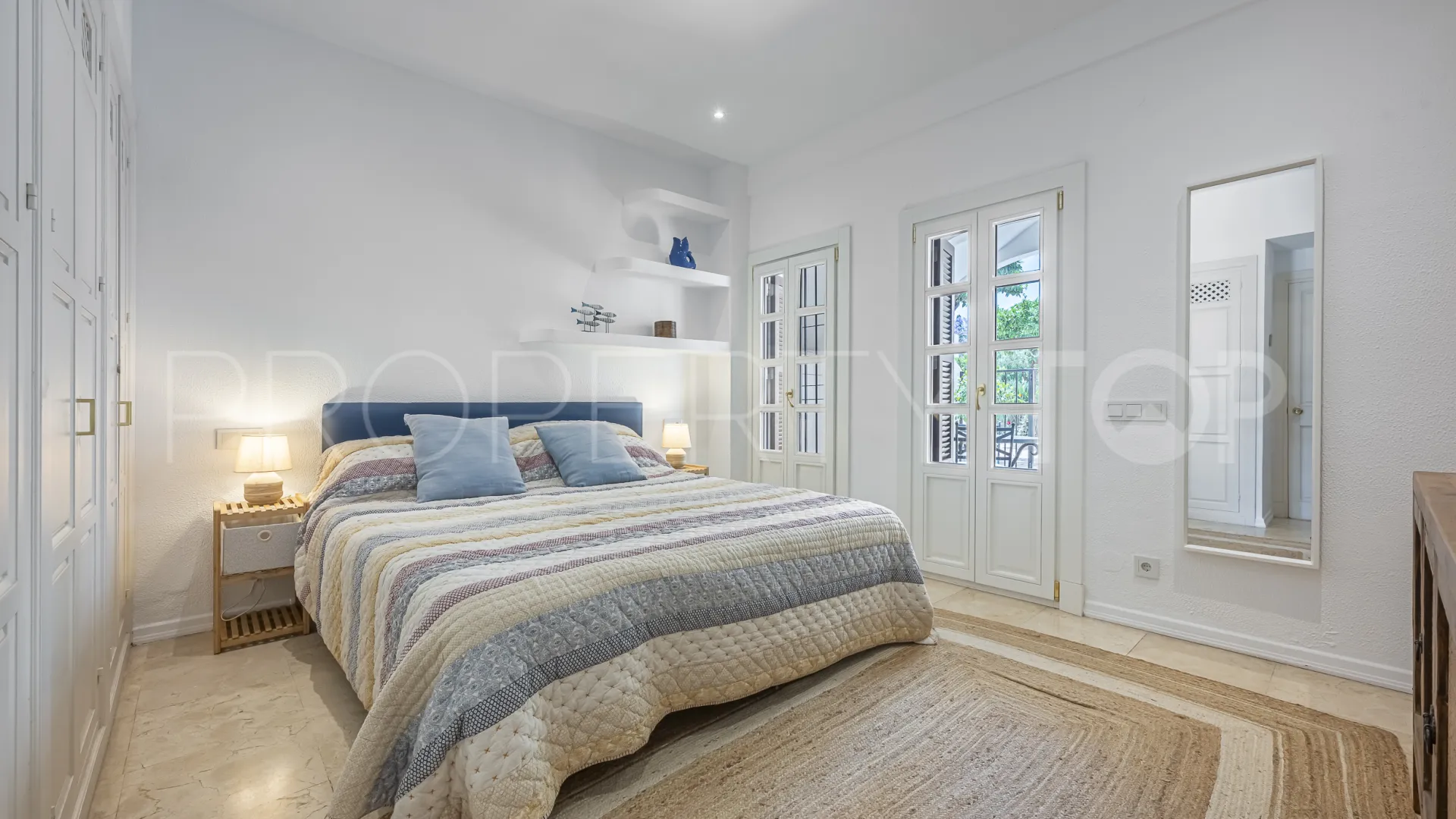 3 bedrooms ground floor apartment in Señorio de Marbella for sale