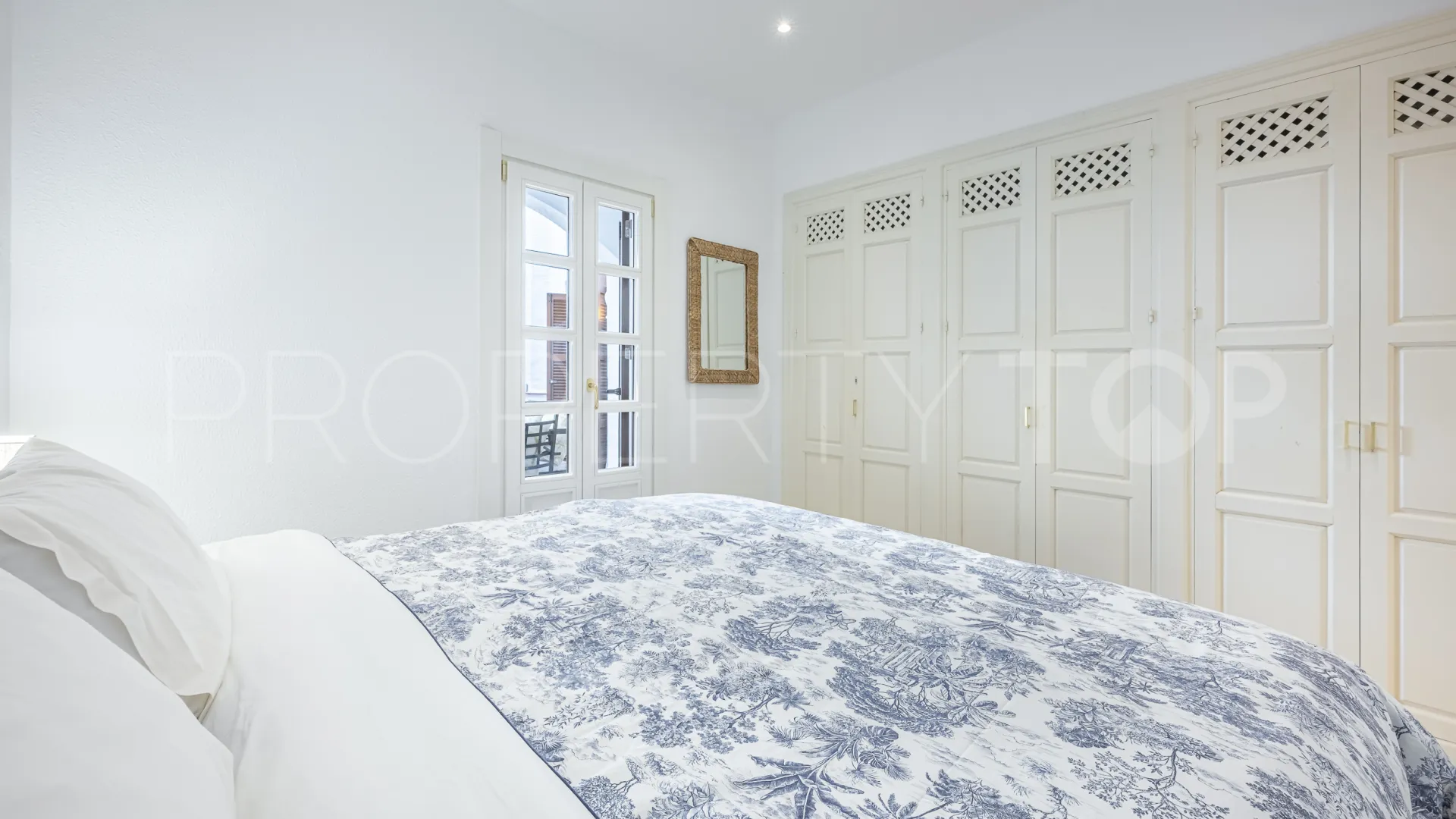 3 bedrooms ground floor apartment in Señorio de Marbella for sale
