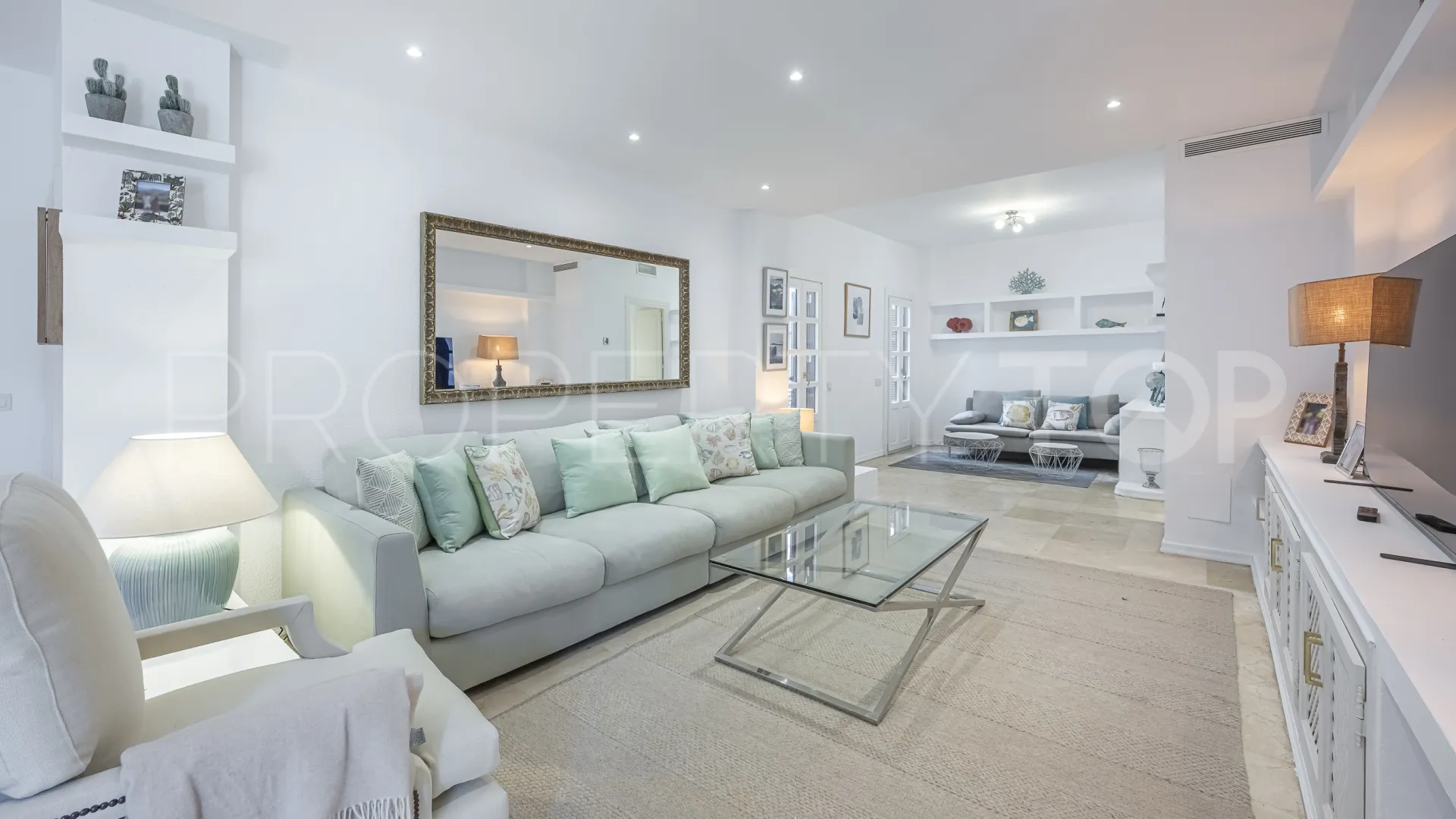 3 bedrooms ground floor apartment in Señorio de Marbella for sale