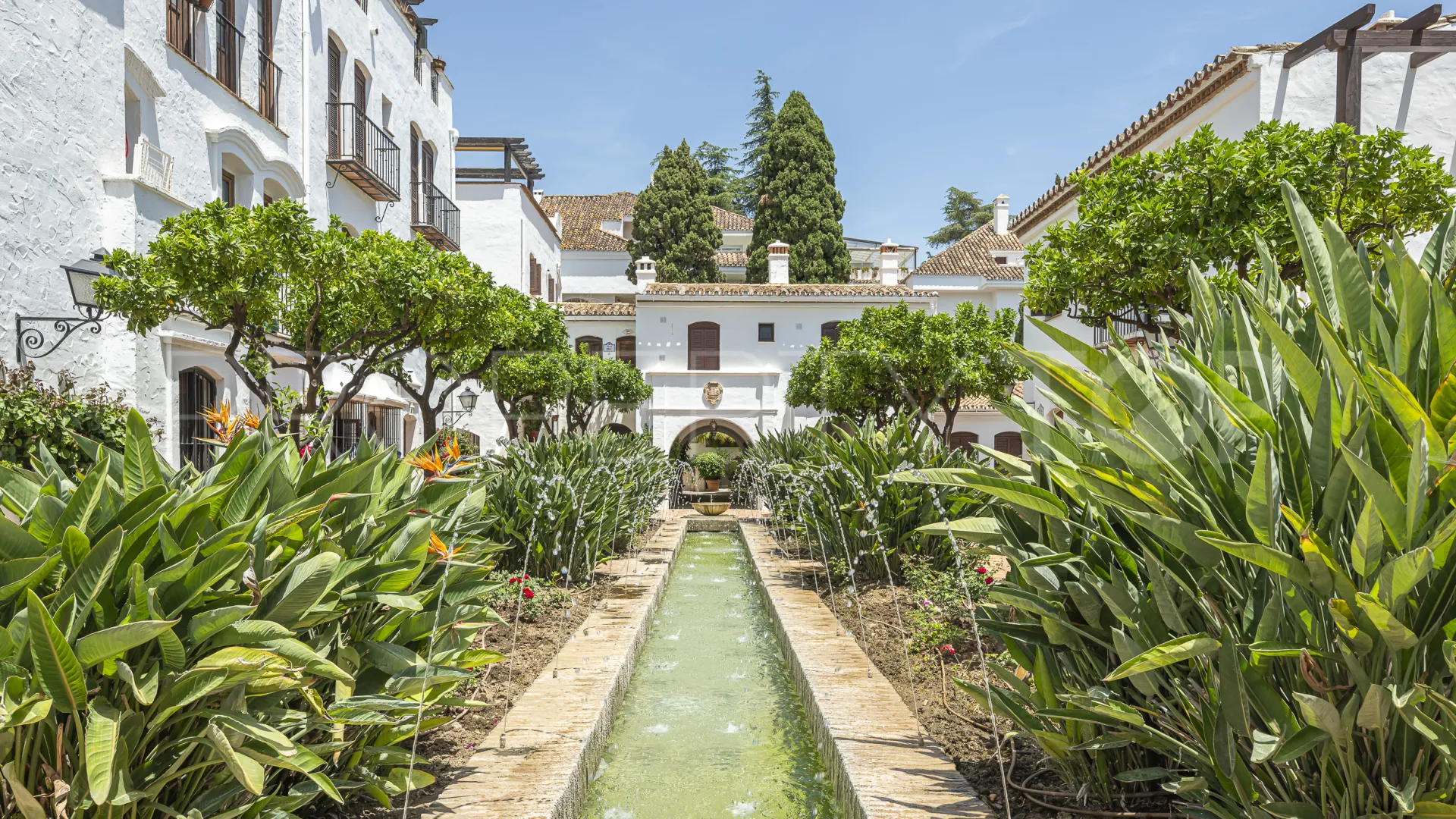 3 bedrooms ground floor apartment in Señorio de Marbella for sale