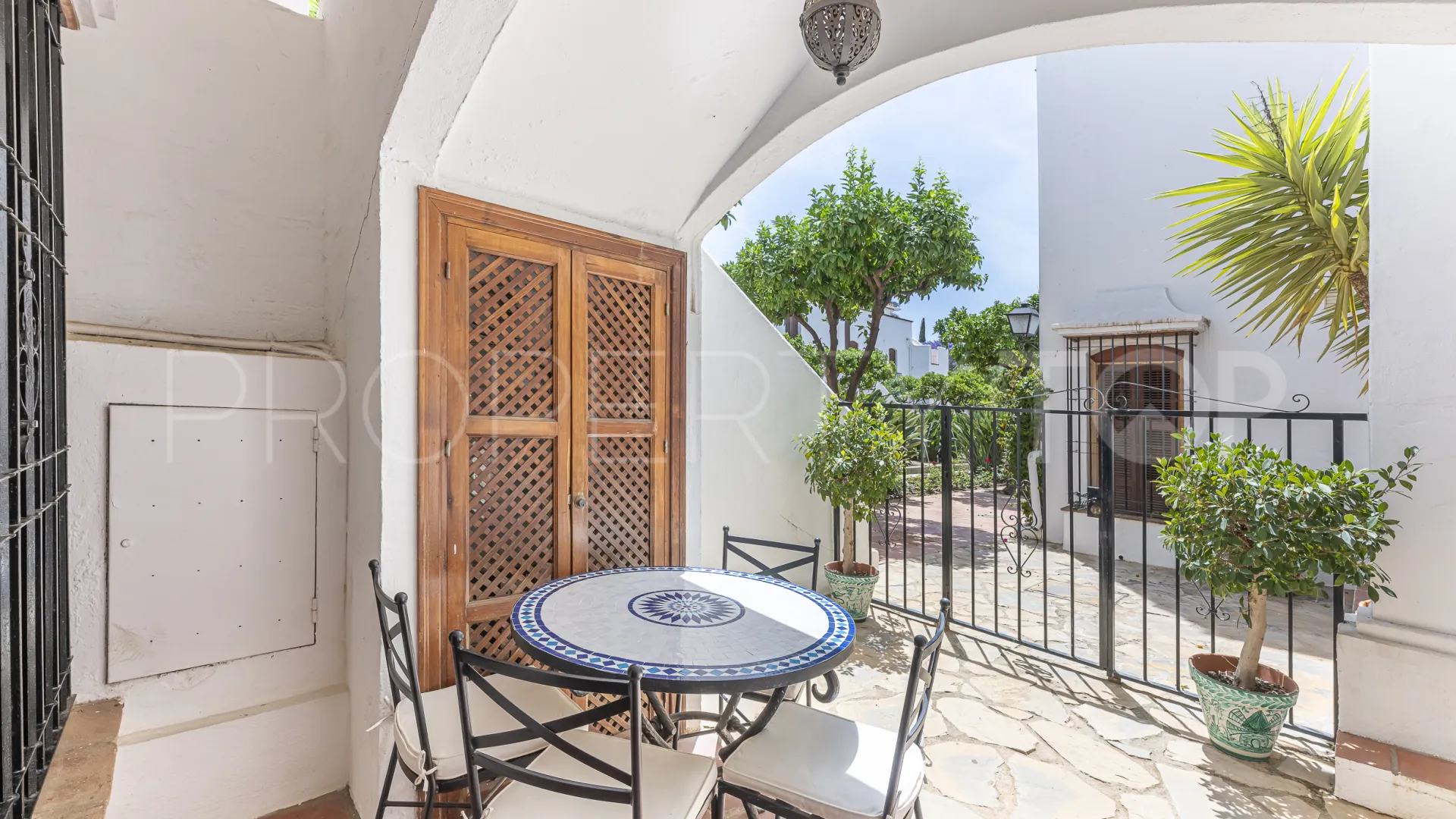 3 bedrooms ground floor apartment in Señorio de Marbella for sale