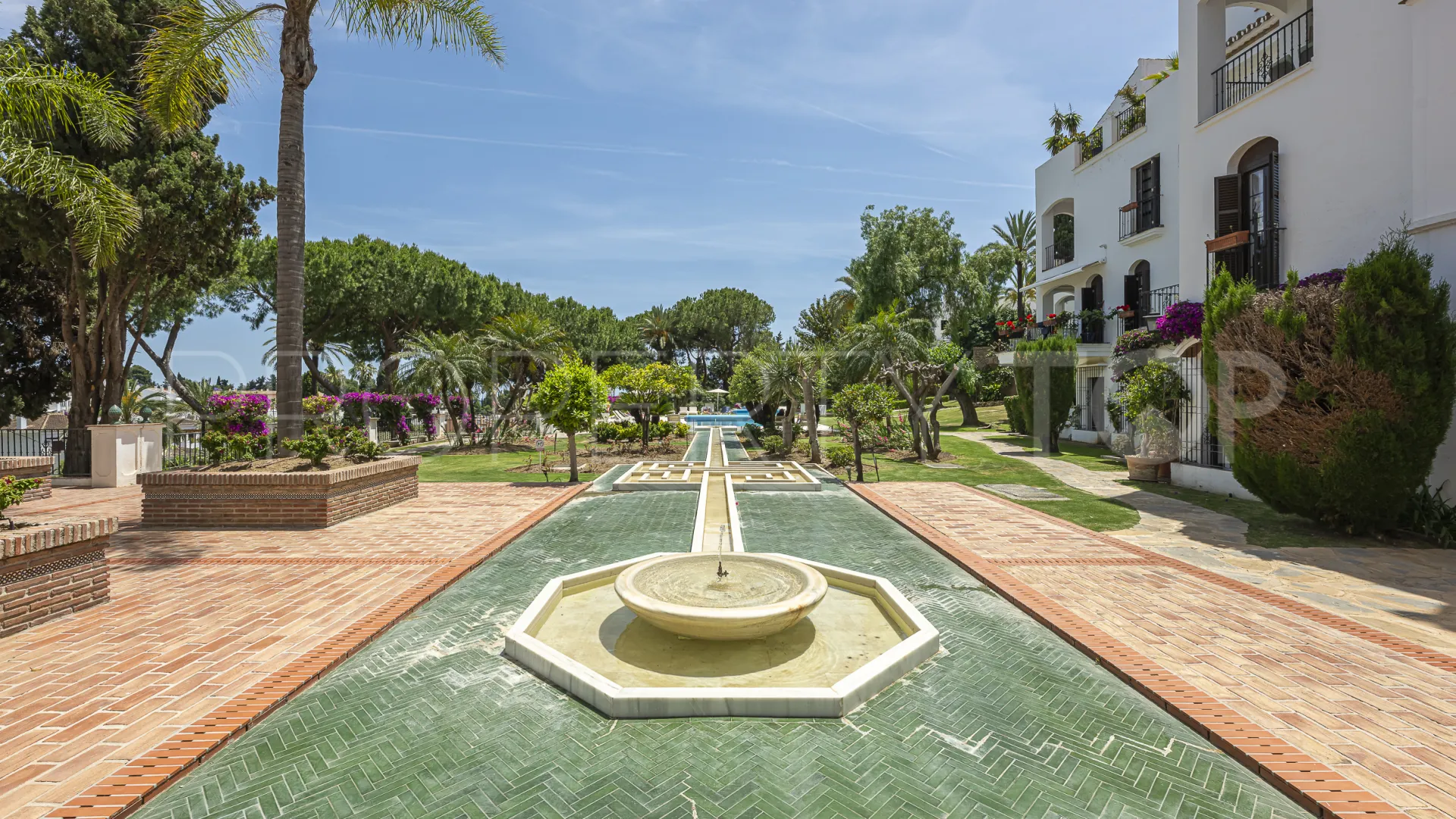 3 bedrooms ground floor apartment in Señorio de Marbella for sale