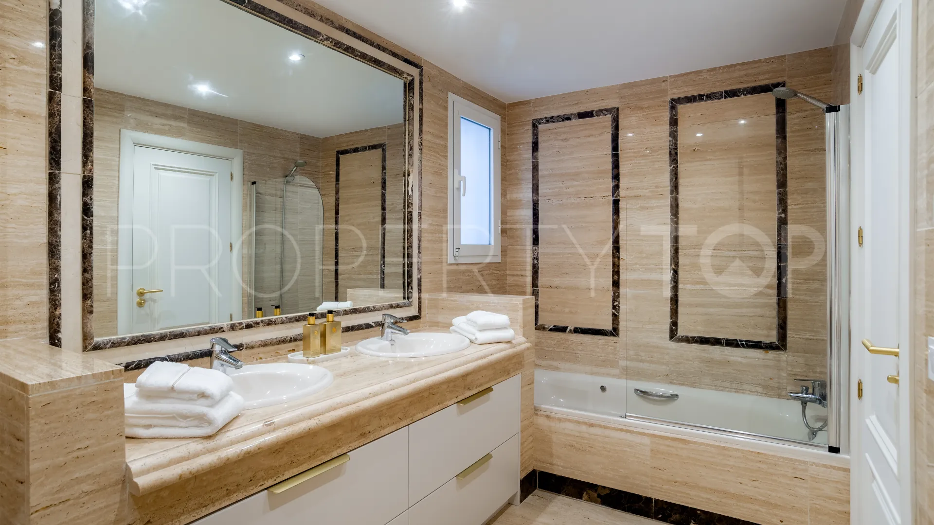 Se vende apartamento planta baja en Marbella Golden Mile