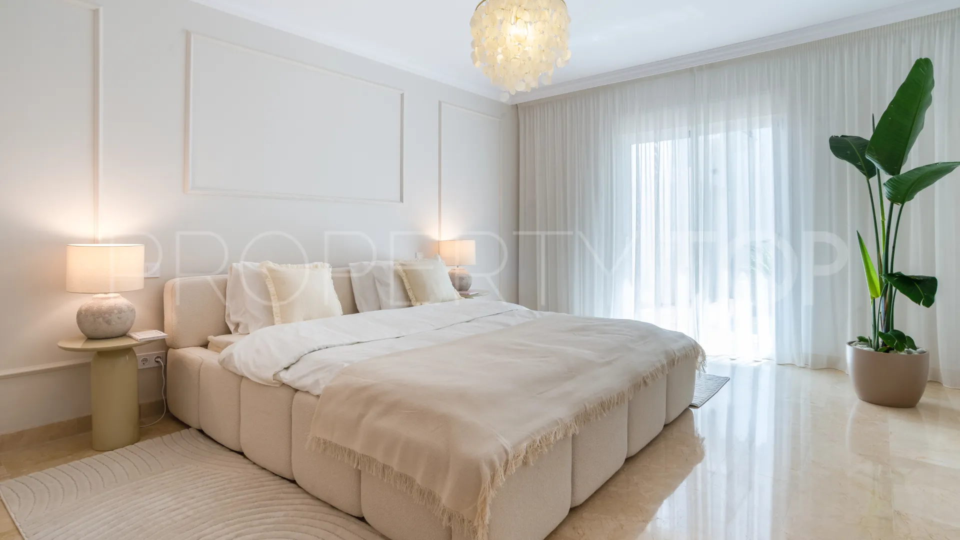 Se vende apartamento planta baja en Marbella Golden Mile