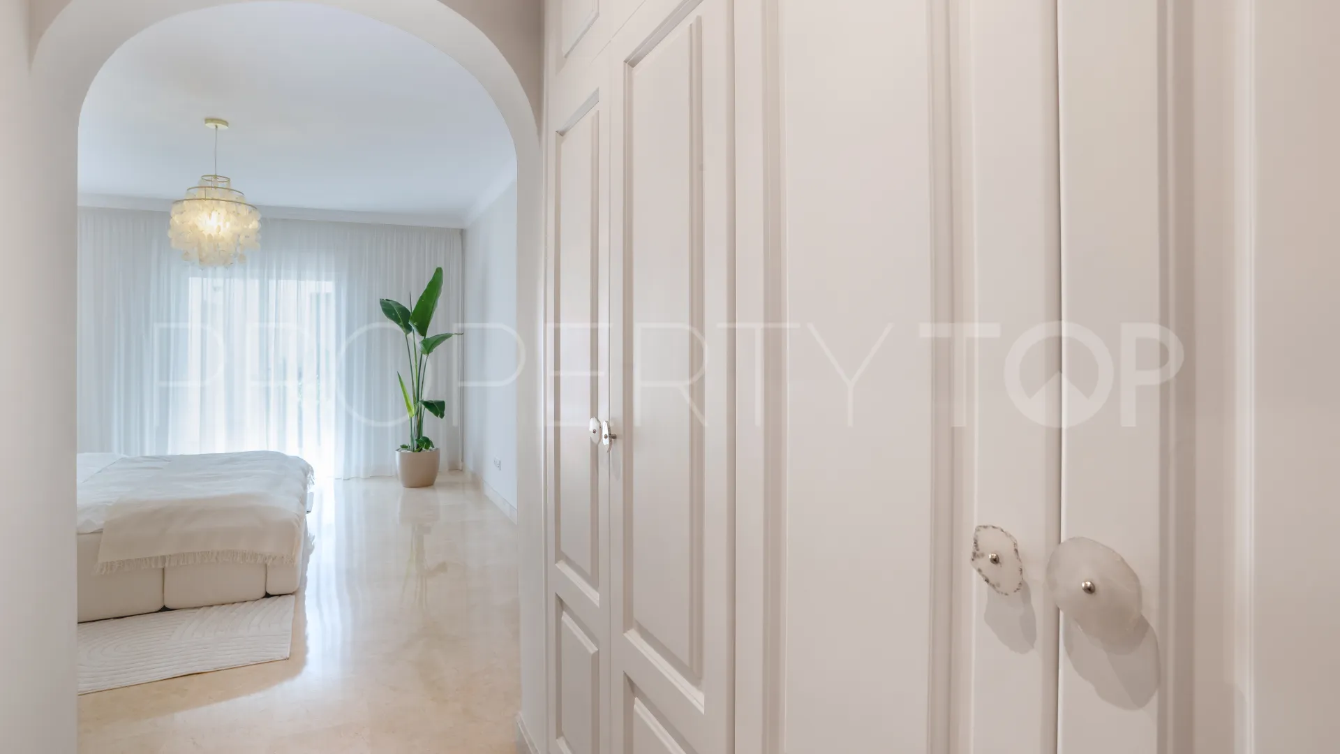 Se vende apartamento planta baja en Marbella Golden Mile