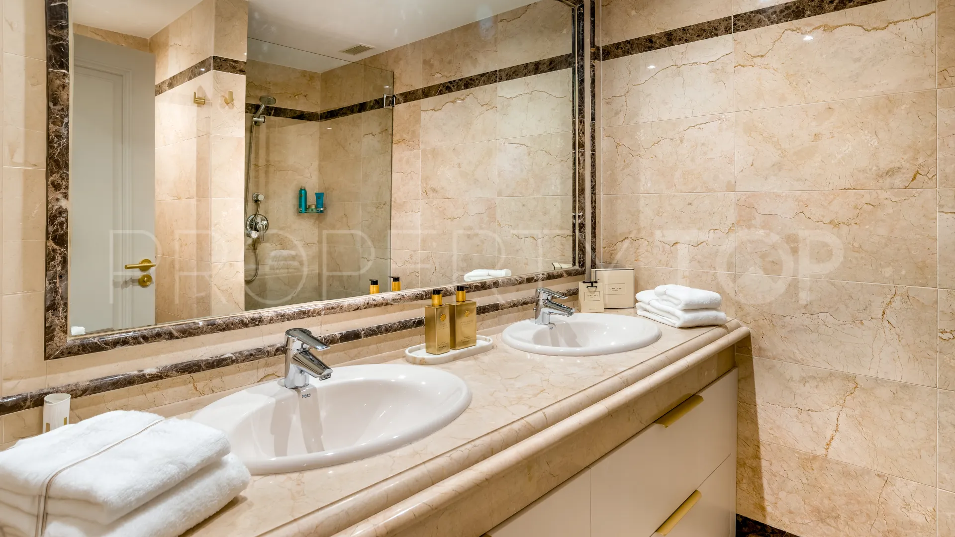Se vende apartamento planta baja en Marbella Golden Mile