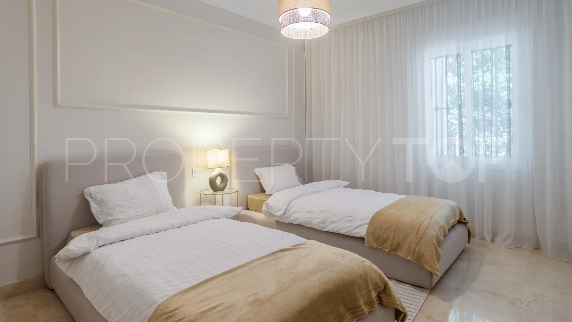 Se vende apartamento planta baja en Marbella Golden Mile