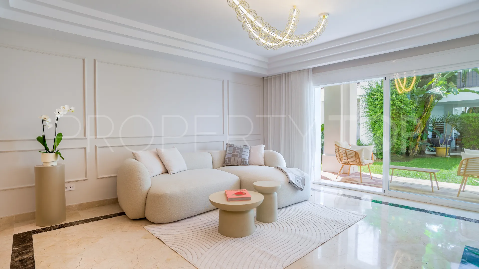 Se vende apartamento planta baja en Marbella Golden Mile