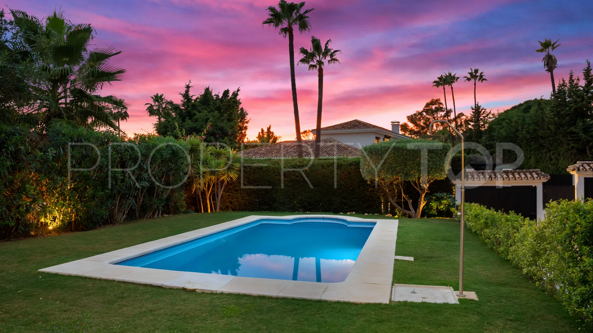 Villa en venta en Nueva Andalucia