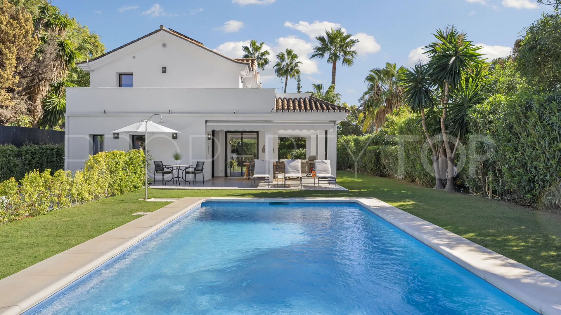 Villa en venta en Nueva Andalucia