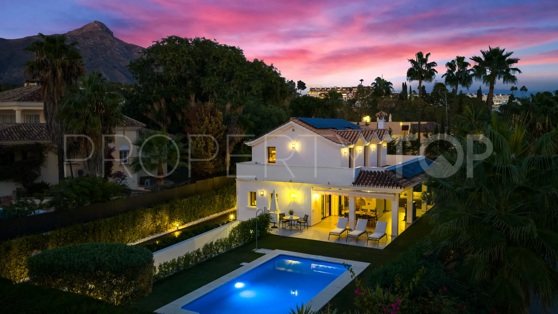 Villa en venta en Nueva Andalucia