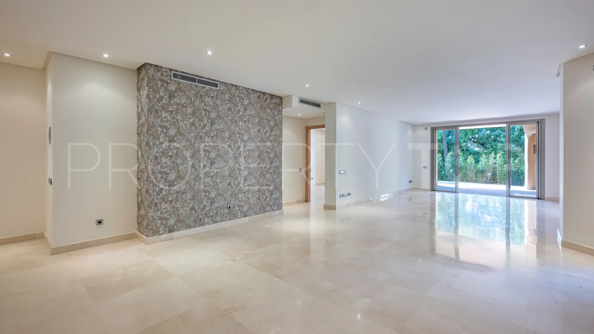 Ground floor apartment with 2 bedrooms for sale in Mansion Club