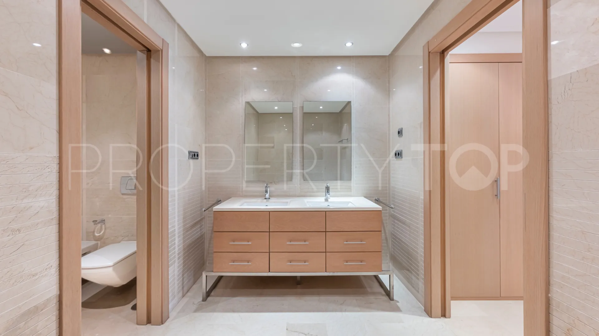 Ground floor apartment with 2 bedrooms for sale in Mansion Club