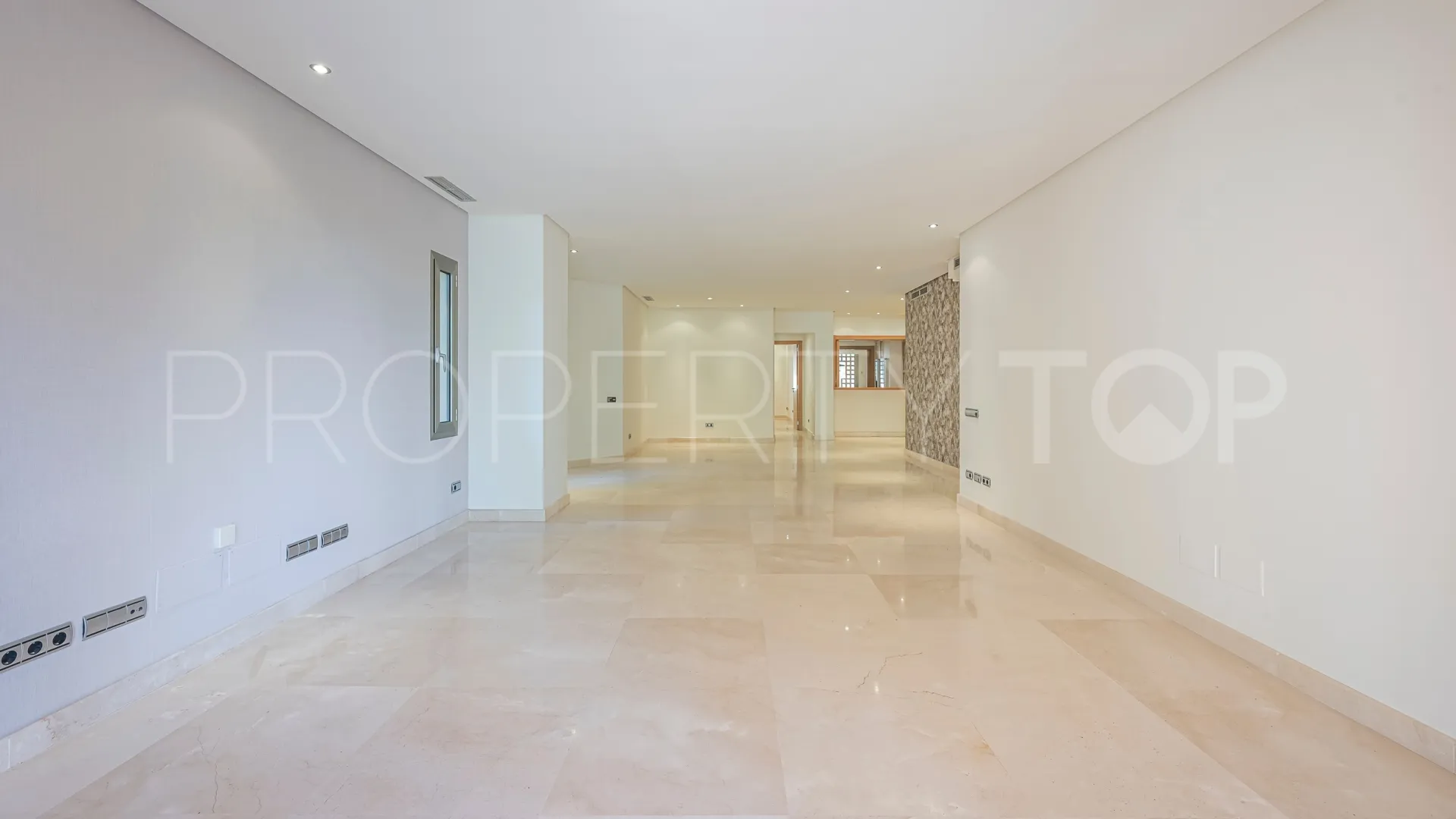 Ground floor apartment with 2 bedrooms for sale in Mansion Club