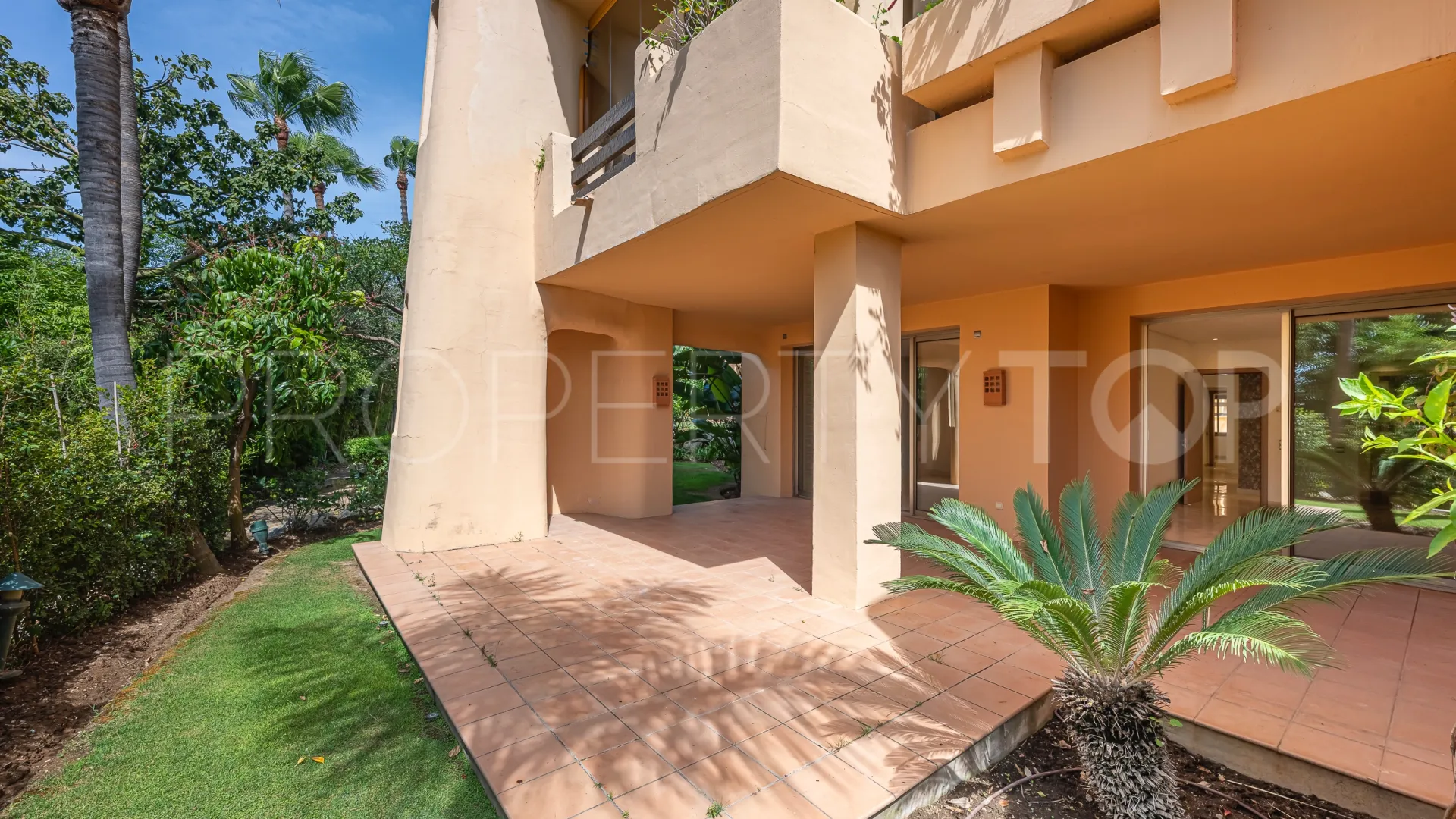 Ground floor apartment with 2 bedrooms for sale in Mansion Club