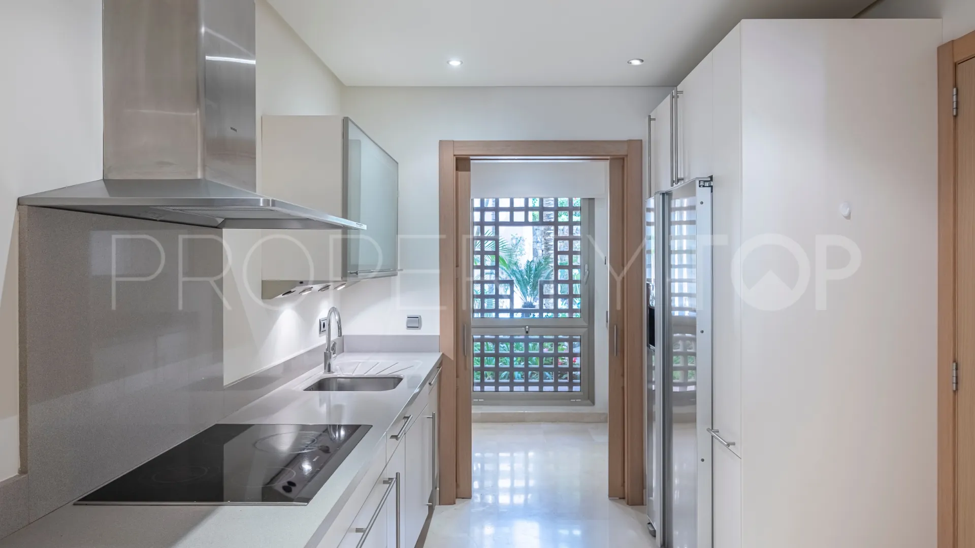 Ground floor apartment with 2 bedrooms for sale in Mansion Club