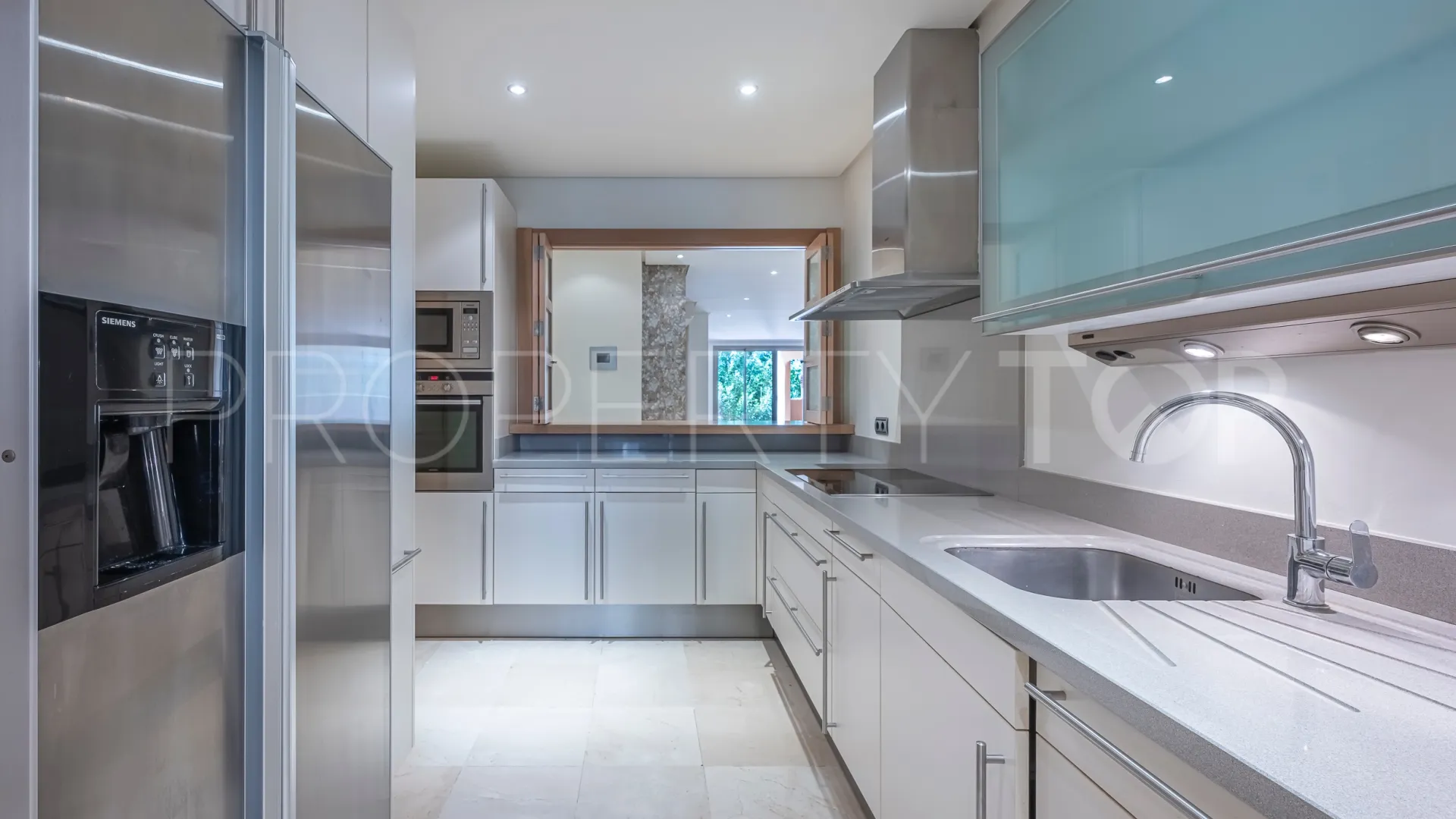 Ground floor apartment with 2 bedrooms for sale in Mansion Club