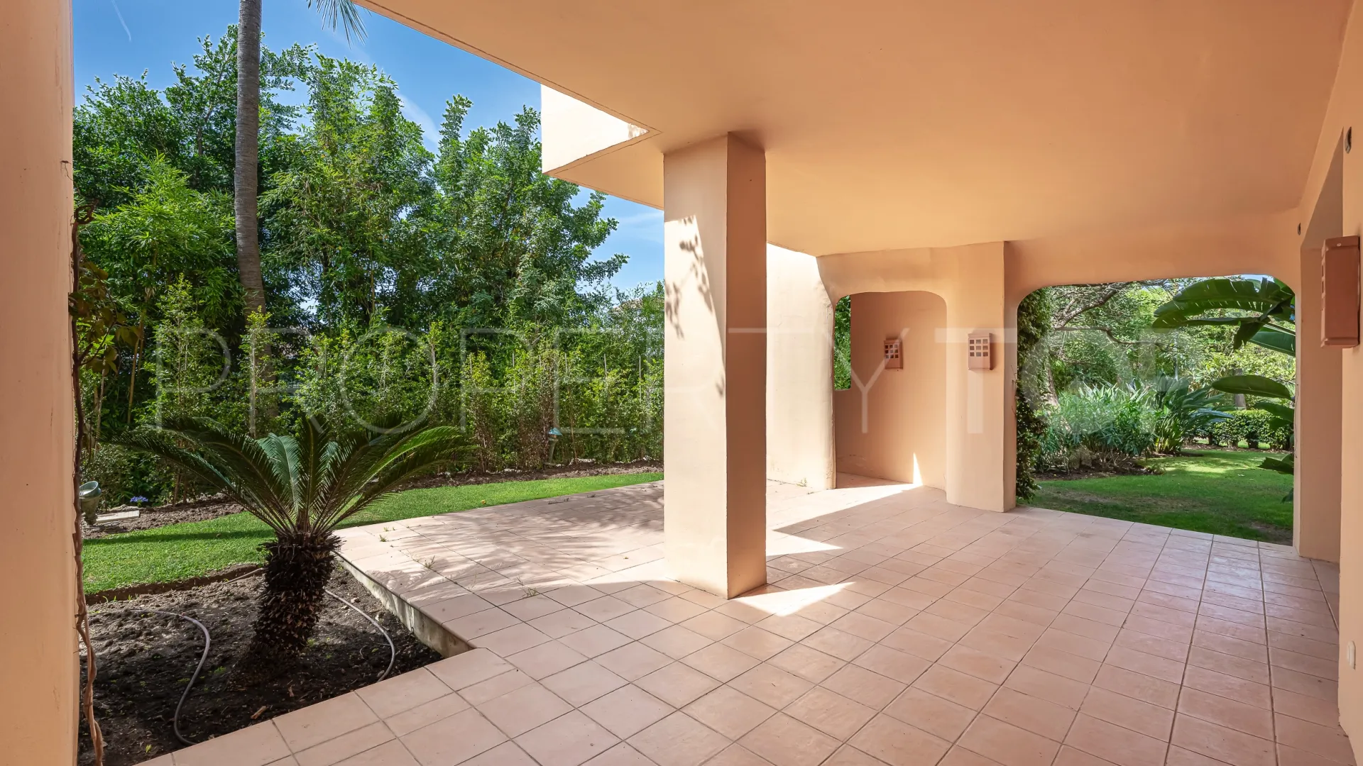 Ground floor apartment with 2 bedrooms for sale in Mansion Club