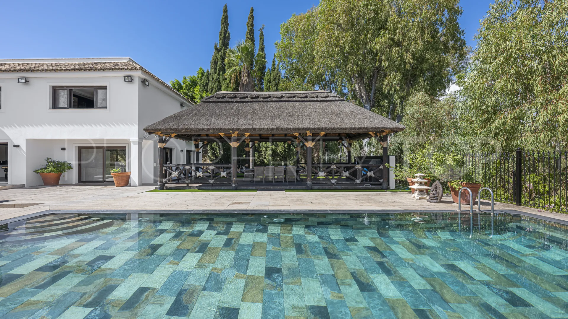 Villa for sale in El Herrojo with 7 bedrooms
