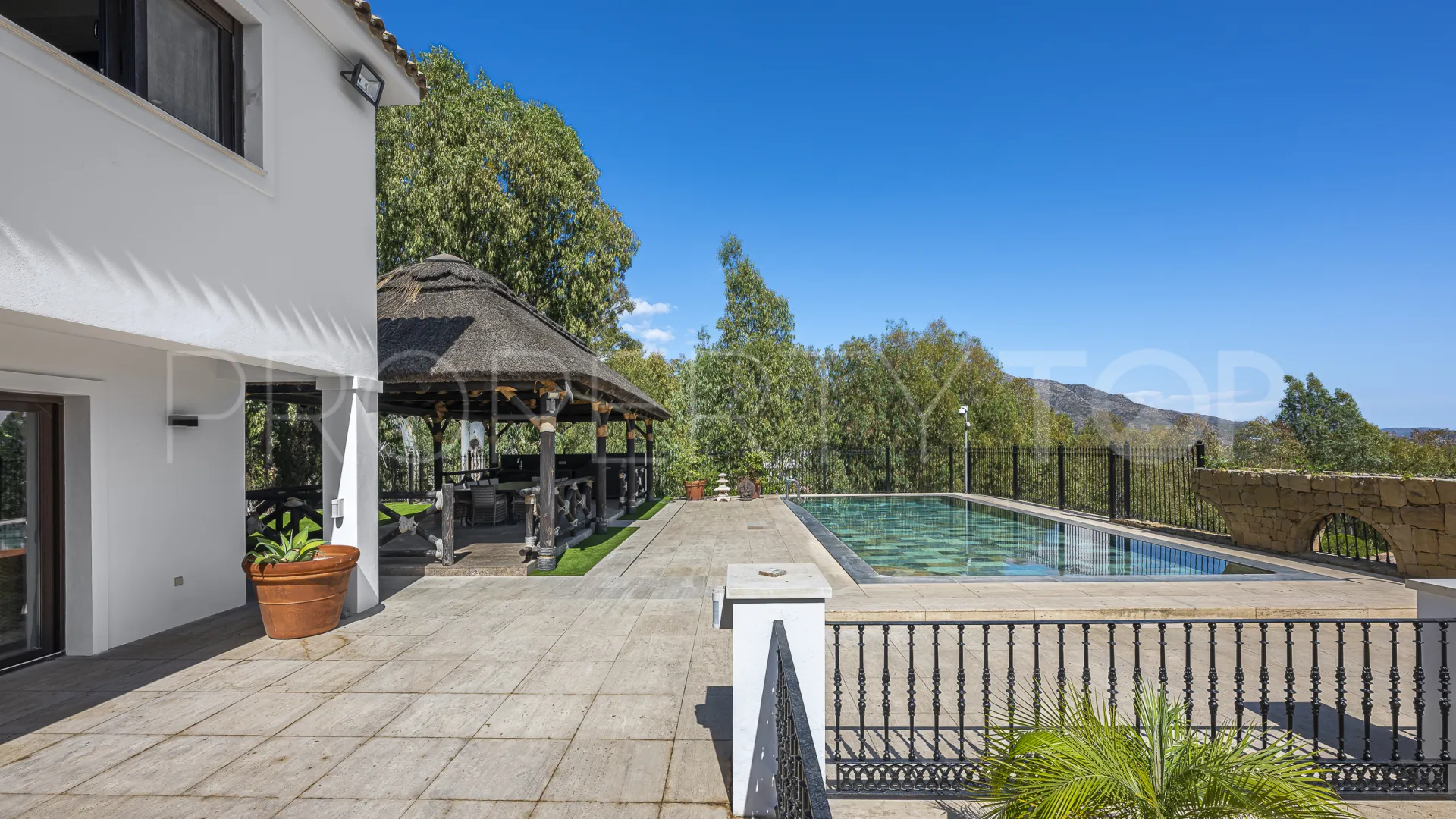 Villa for sale in El Herrojo with 7 bedrooms