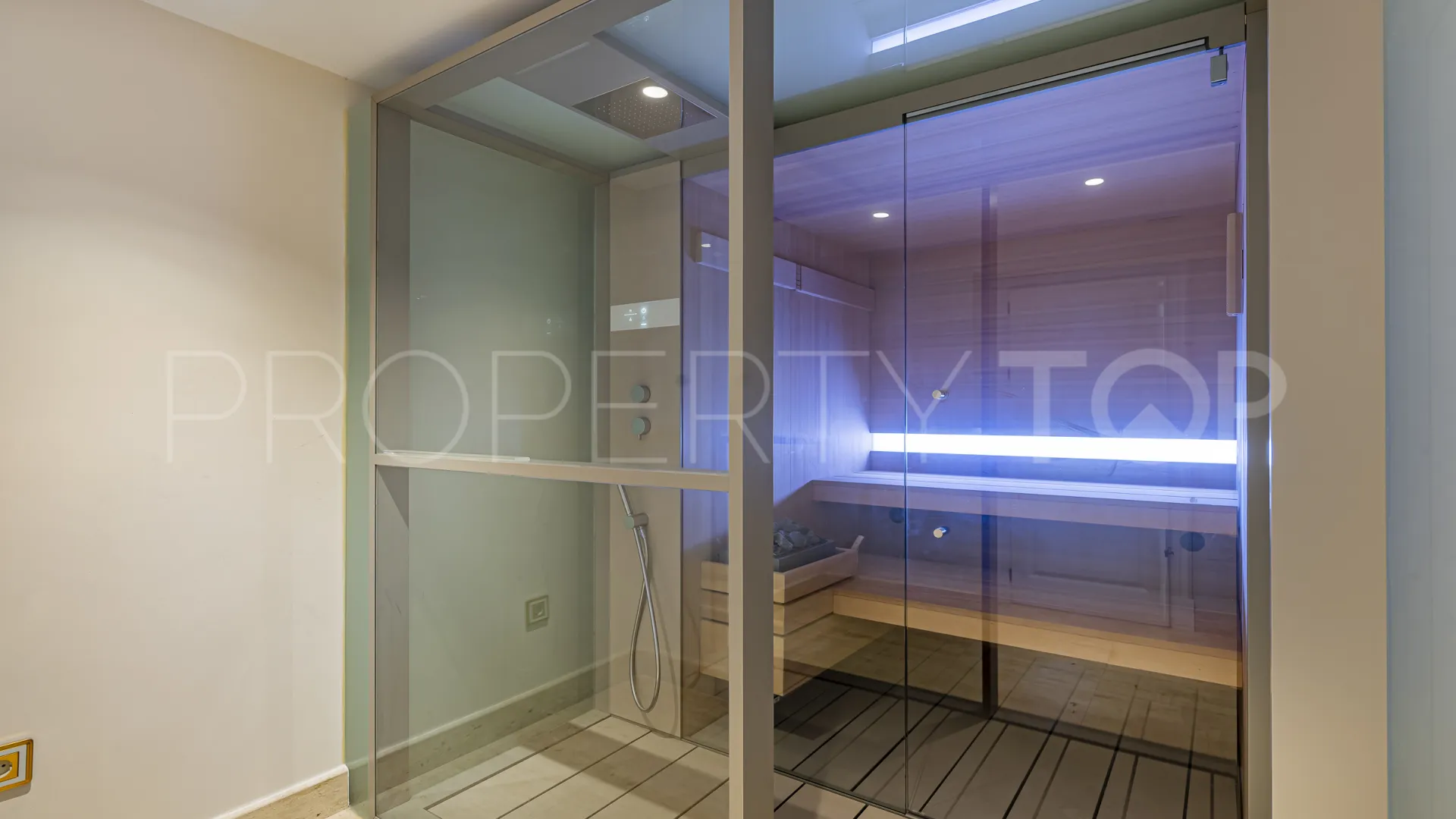 Villa for sale in El Herrojo with 7 bedrooms